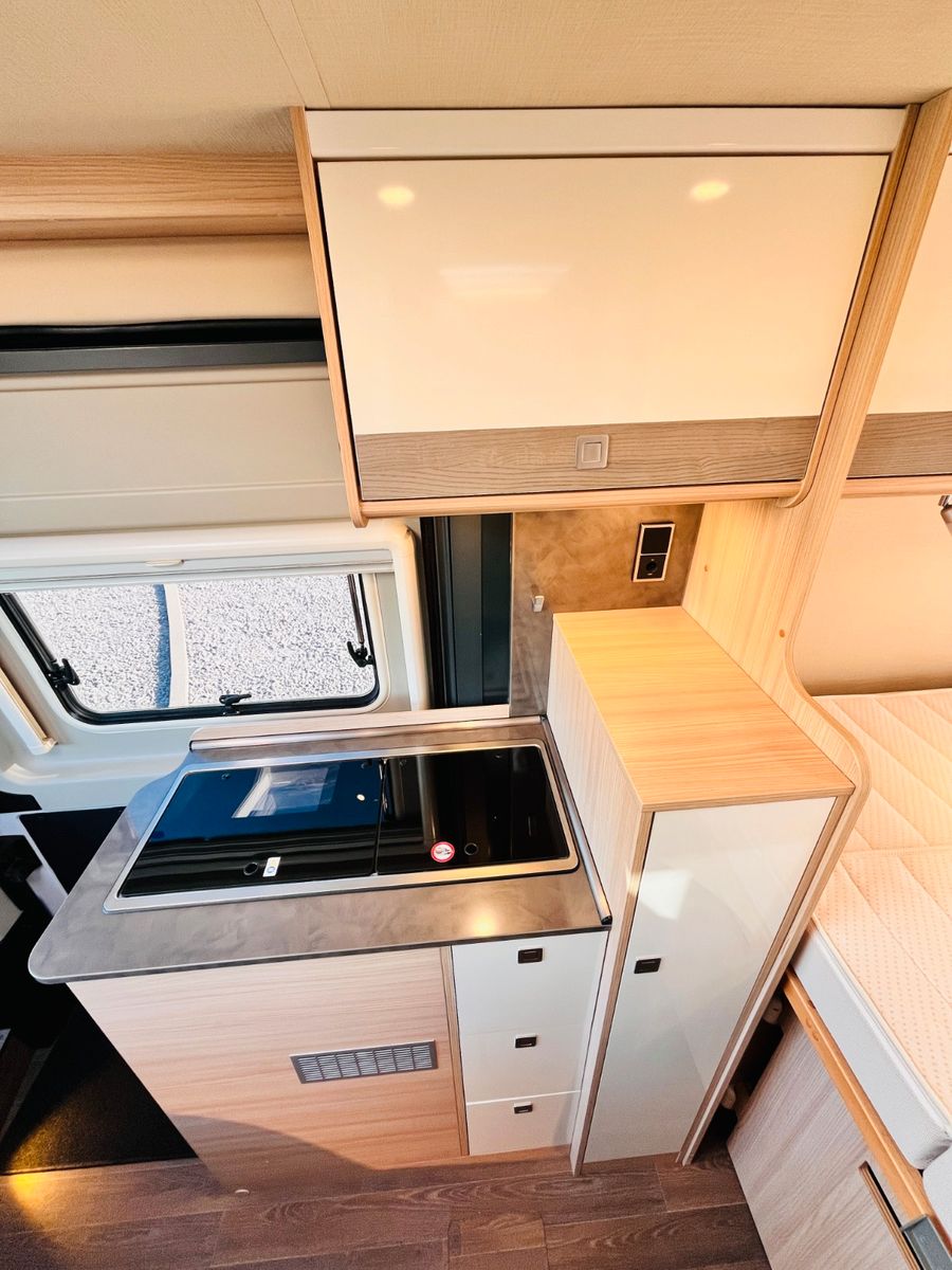 Fahrzeugabbildung Bürstner CITY CAR C 602 LÄNGSBETTEN SAT TV SOLAR MARKISE