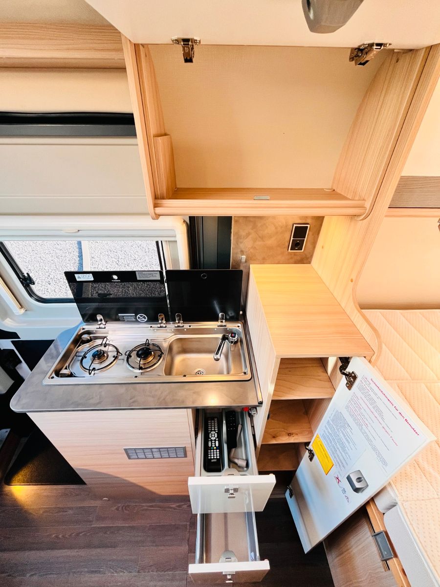 Fahrzeugabbildung Bürstner CITY CAR C 602 LÄNGSBETTEN SAT TV SOLAR MARKISE