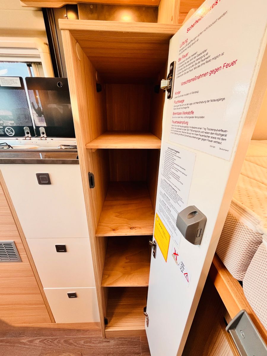 Fahrzeugabbildung Bürstner CITY CAR C 602 LÄNGSBETTEN SAT TV SOLAR MARKISE