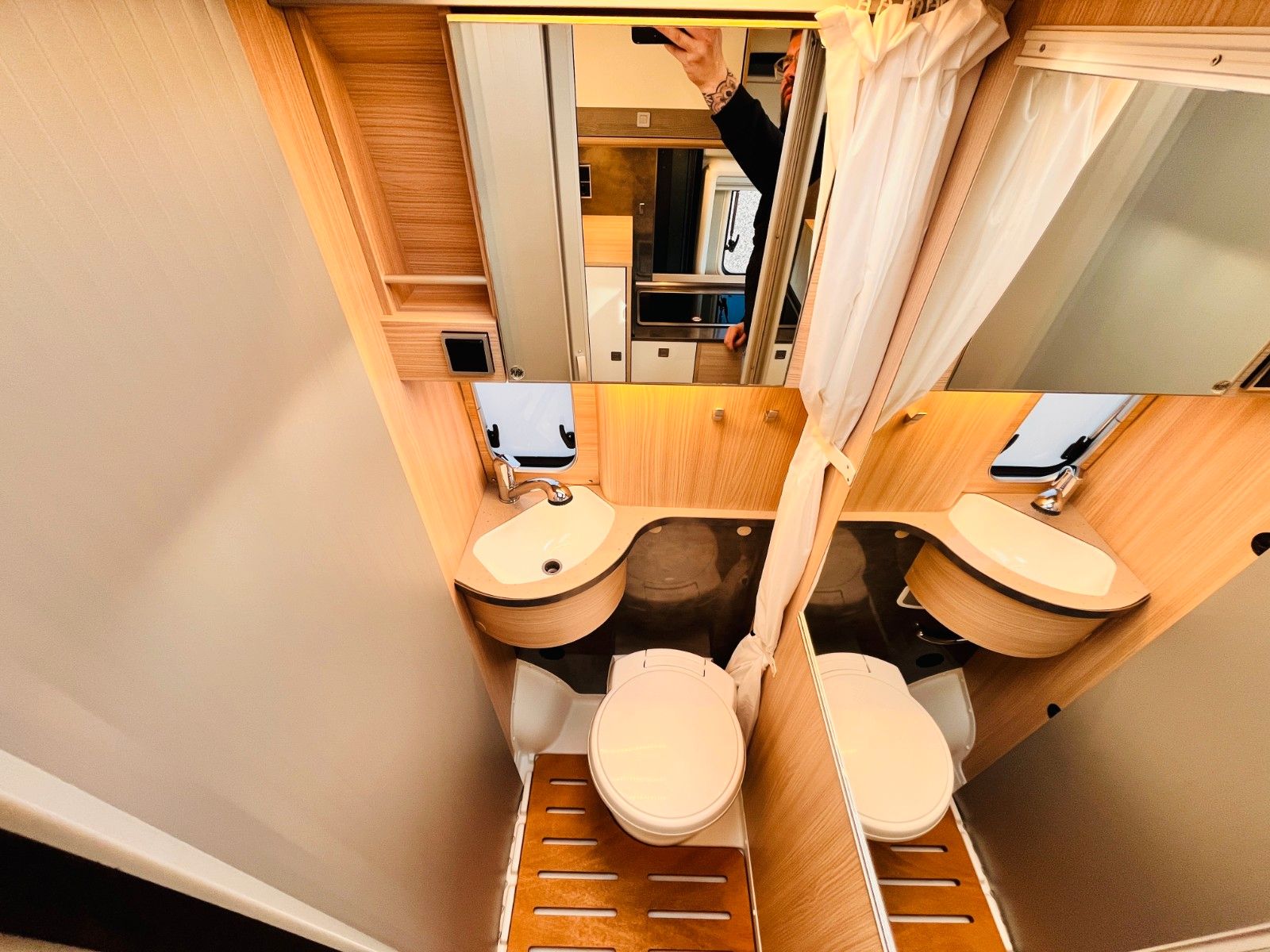 Fahrzeugabbildung Bürstner CITY CAR C 602 LÄNGSBETTEN SAT TV SOLAR MARKISE