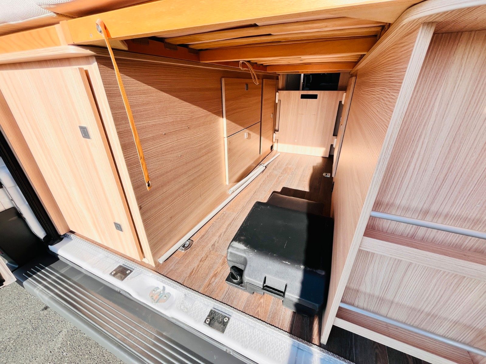 Fahrzeugabbildung Bürstner CITY CAR C 602 LÄNGSBETTEN SAT TV SOLAR MARKISE