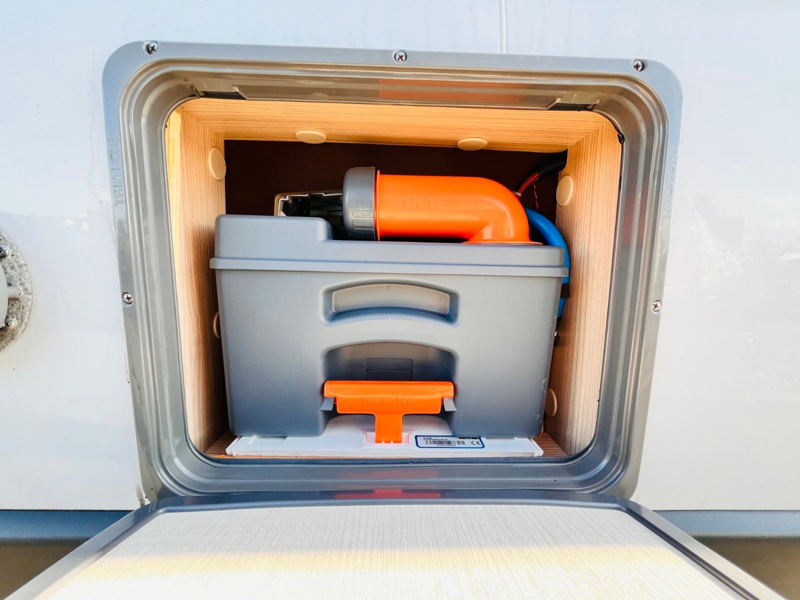 Fahrzeugabbildung Bürstner CITY CAR C 602 LÄNGSBETTEN SAT TV SOLAR MARKISE