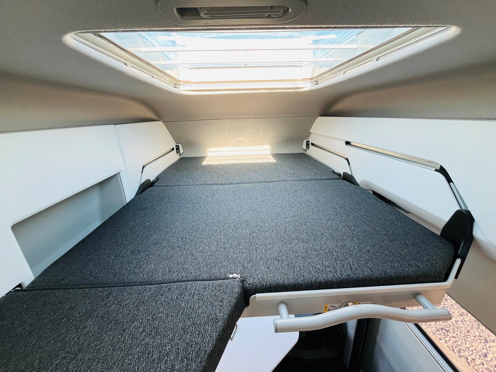 Fahrzeugabbildung Volkswagen GRAND CALIFORNIA 600 AUTOMATIK SOLAR MARKISE