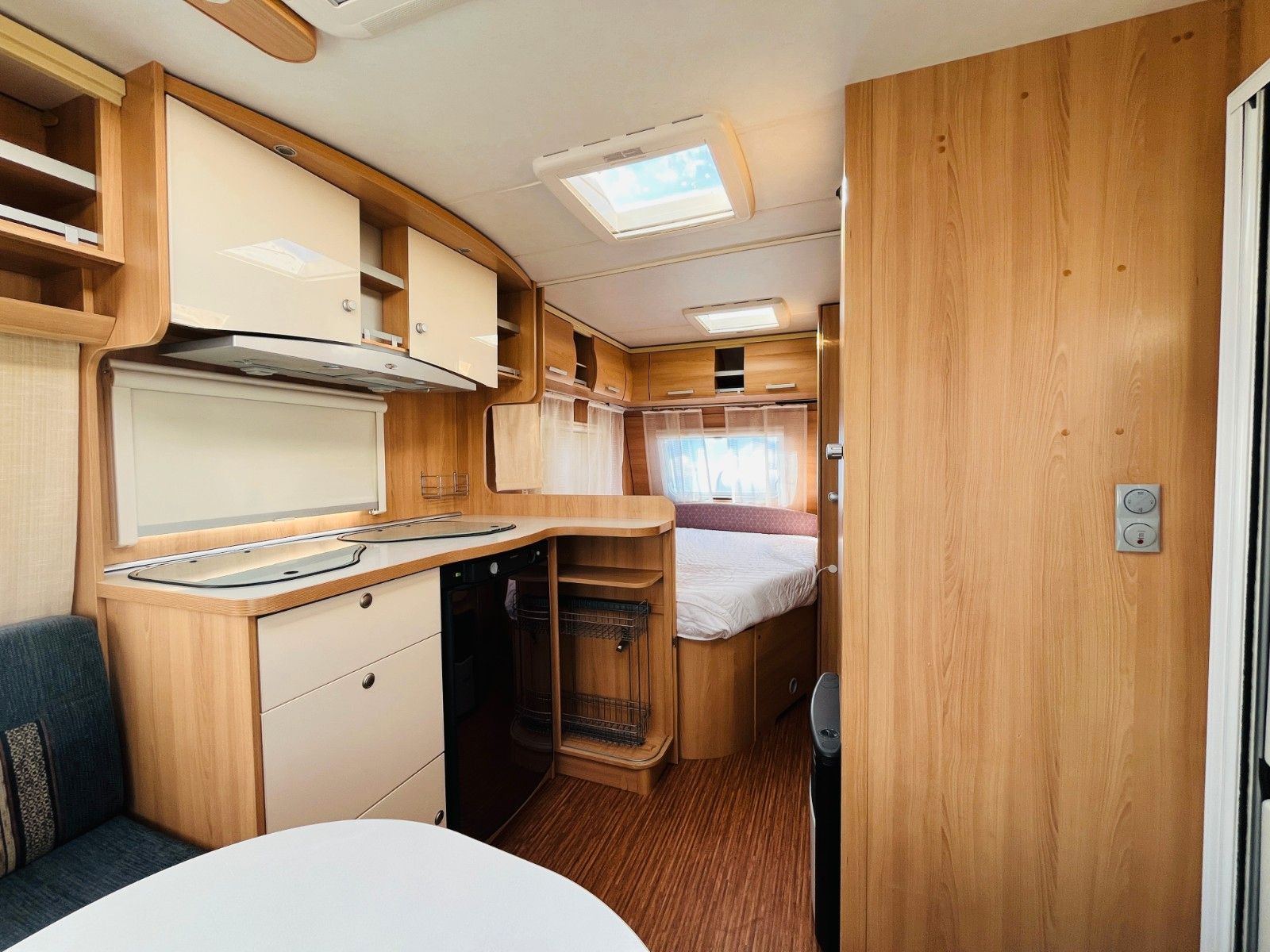 Fahrzeugabbildung TEC TRAVEL KING 460 TDF FRANZ.BETT MOVER