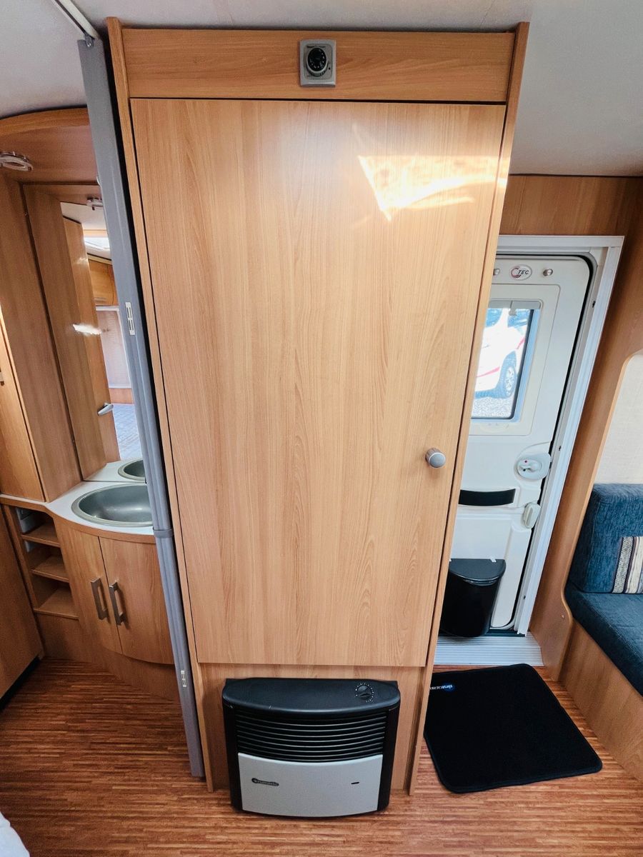 Fahrzeugabbildung TEC TRAVEL KING 460 TDF FRANZ.BETT MOVER