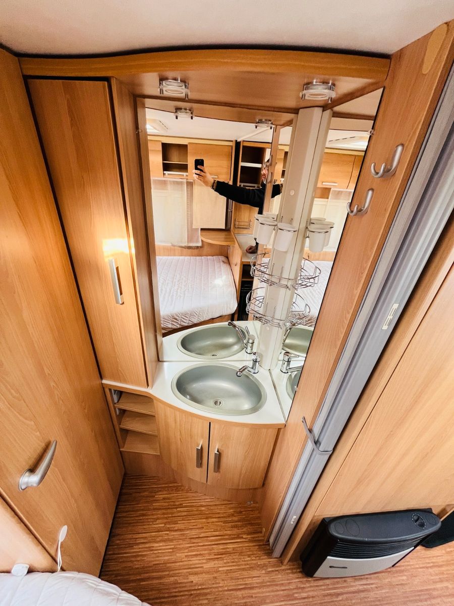 Fahrzeugabbildung TEC TRAVEL KING 460 TDF FRANZ.BETT MOVER