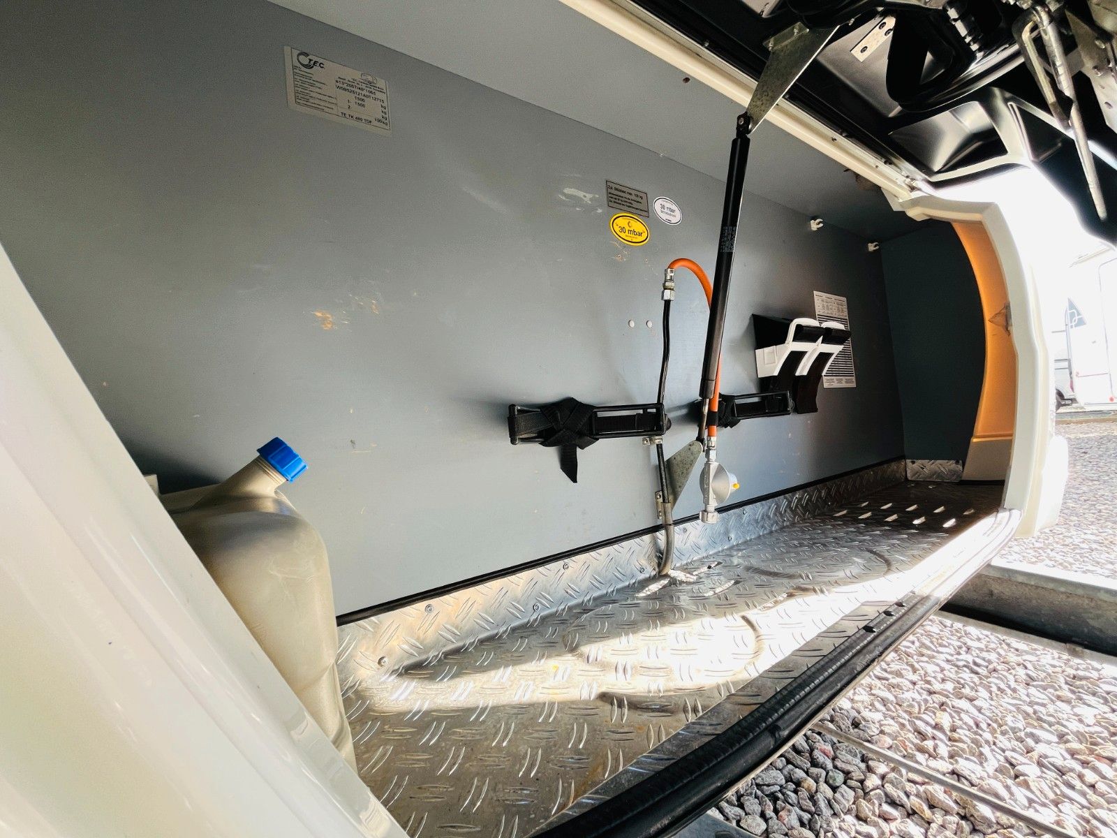 Fahrzeugabbildung TEC TRAVEL KING 460 TDF FRANZ.BETT MOVER