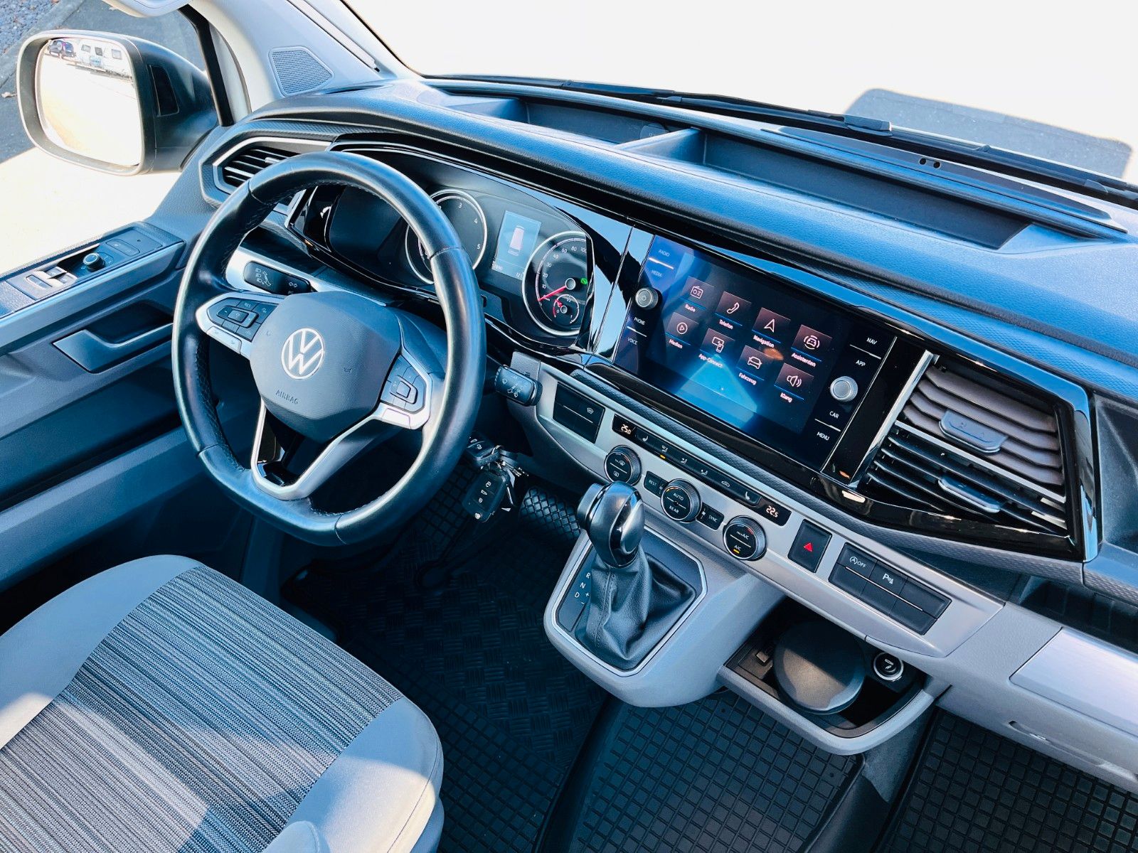 Fahrzeugabbildung Volkswagen T6 CALIFORNIA COAST AUTOMATIK SITZHEIZUNG