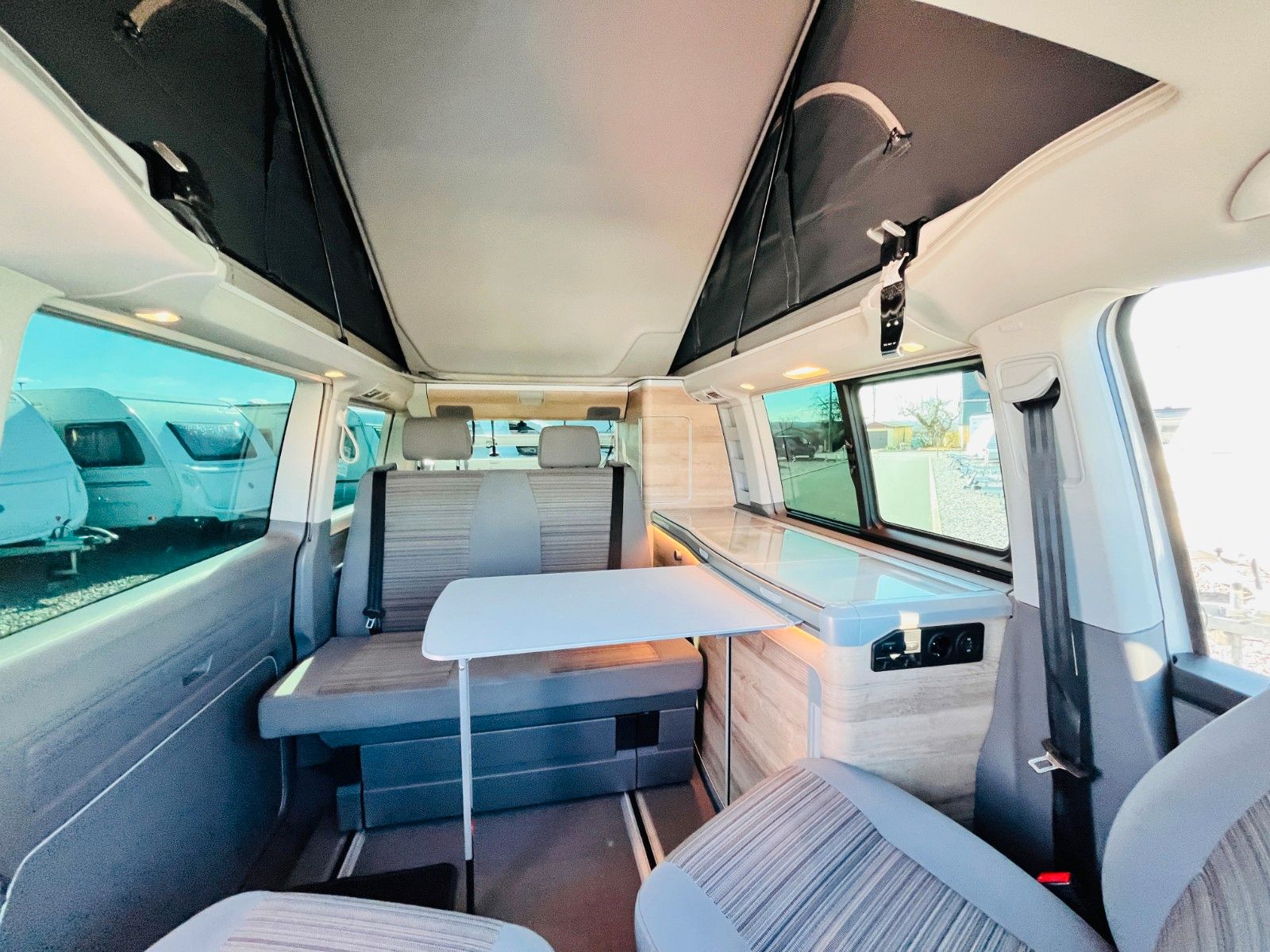 Fahrzeugabbildung Volkswagen T6 CALIFORNIA COAST AUTOMATIK SITZHEIZUNG