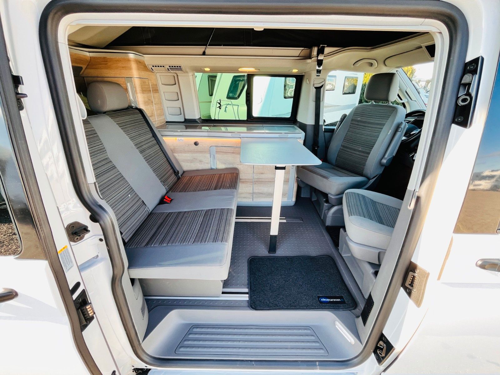 Fahrzeugabbildung Volkswagen T6 CALIFORNIA COAST AUTOMATIK SITZHEIZUNG