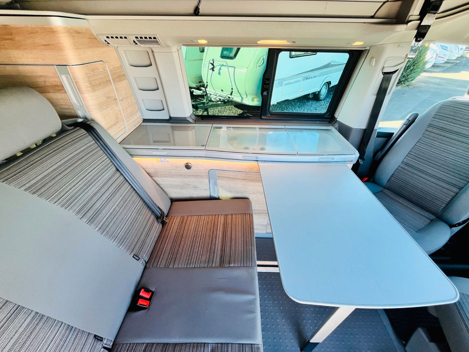 Fahrzeugabbildung Volkswagen T6 CALIFORNIA COAST AUTOMATIK SITZHEIZUNG