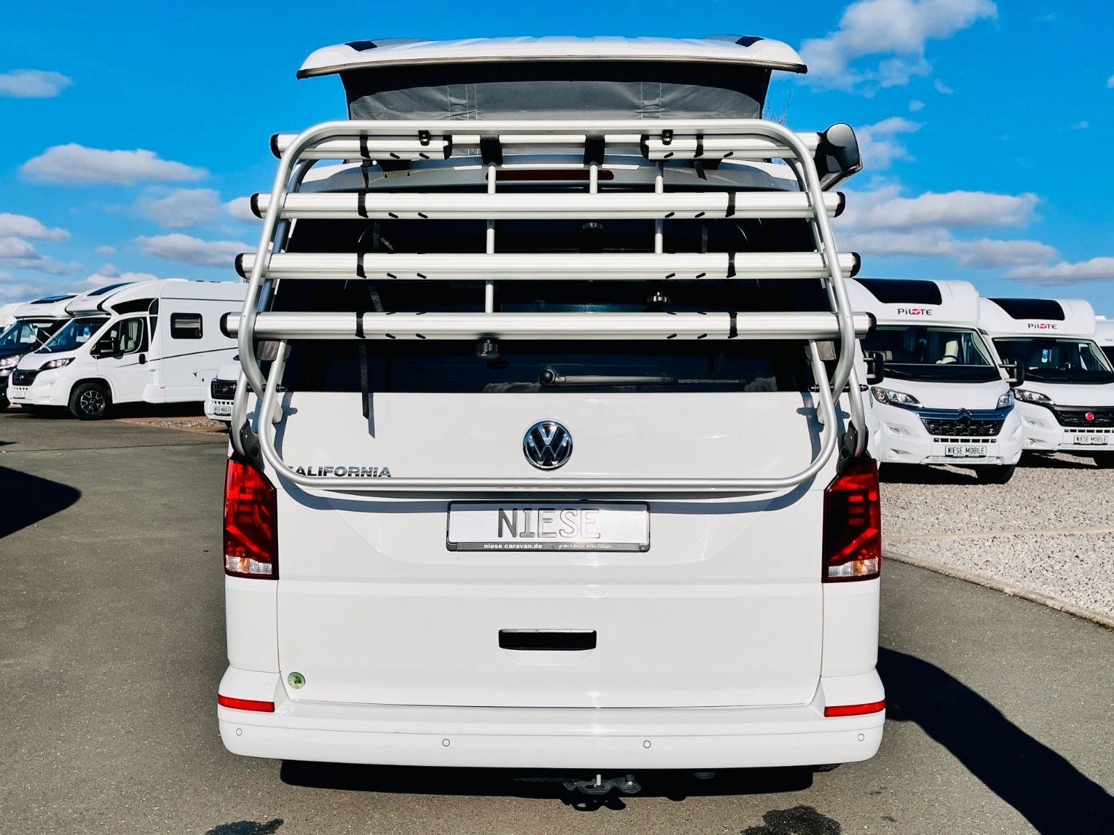 Fahrzeugabbildung Volkswagen T6 CALIFORNIA COAST AUTOMATIK SITZHEIZUNG