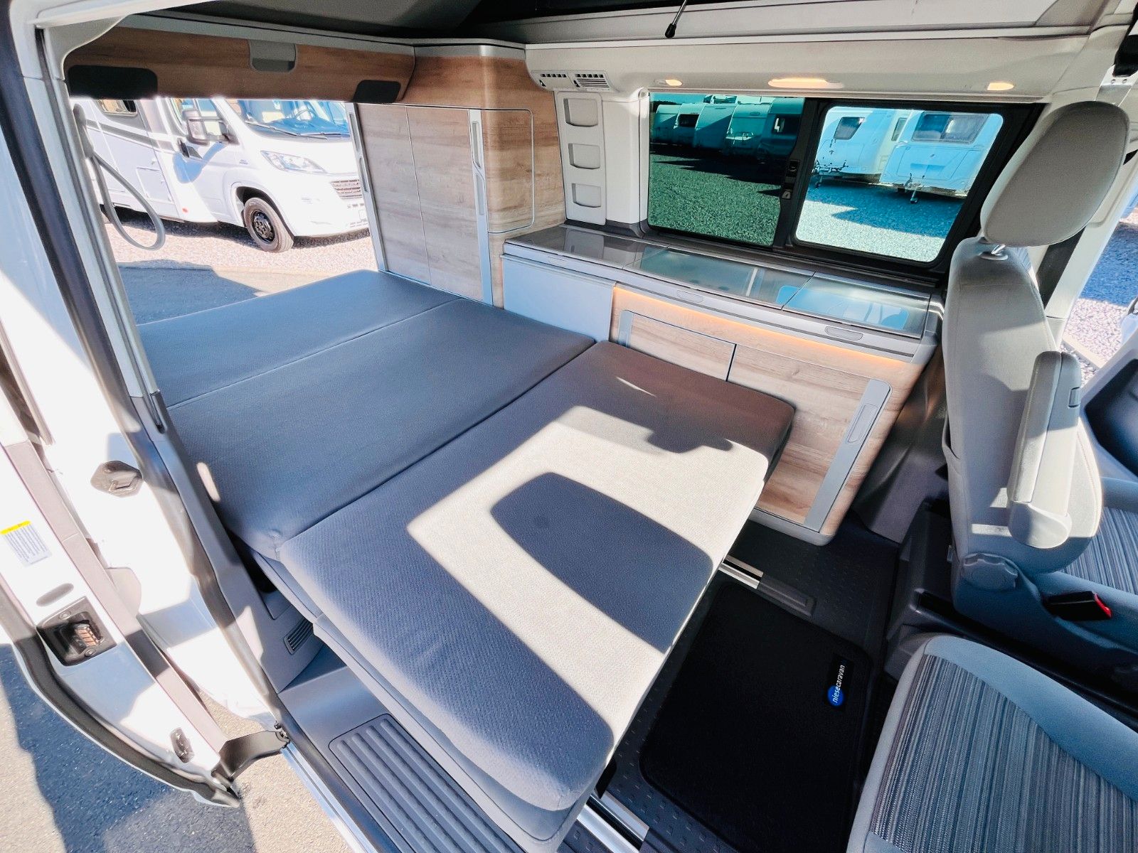 Fahrzeugabbildung Volkswagen T6 CALIFORNIA COAST AUTOMATIK SITZHEIZUNG