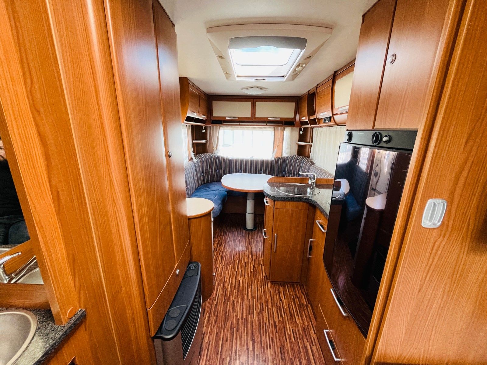 Fahrzeugabbildung HYMER / ERIBA / HYMERCAR NOVA 545 SL FRANZ.BETT MOVER MARKISE