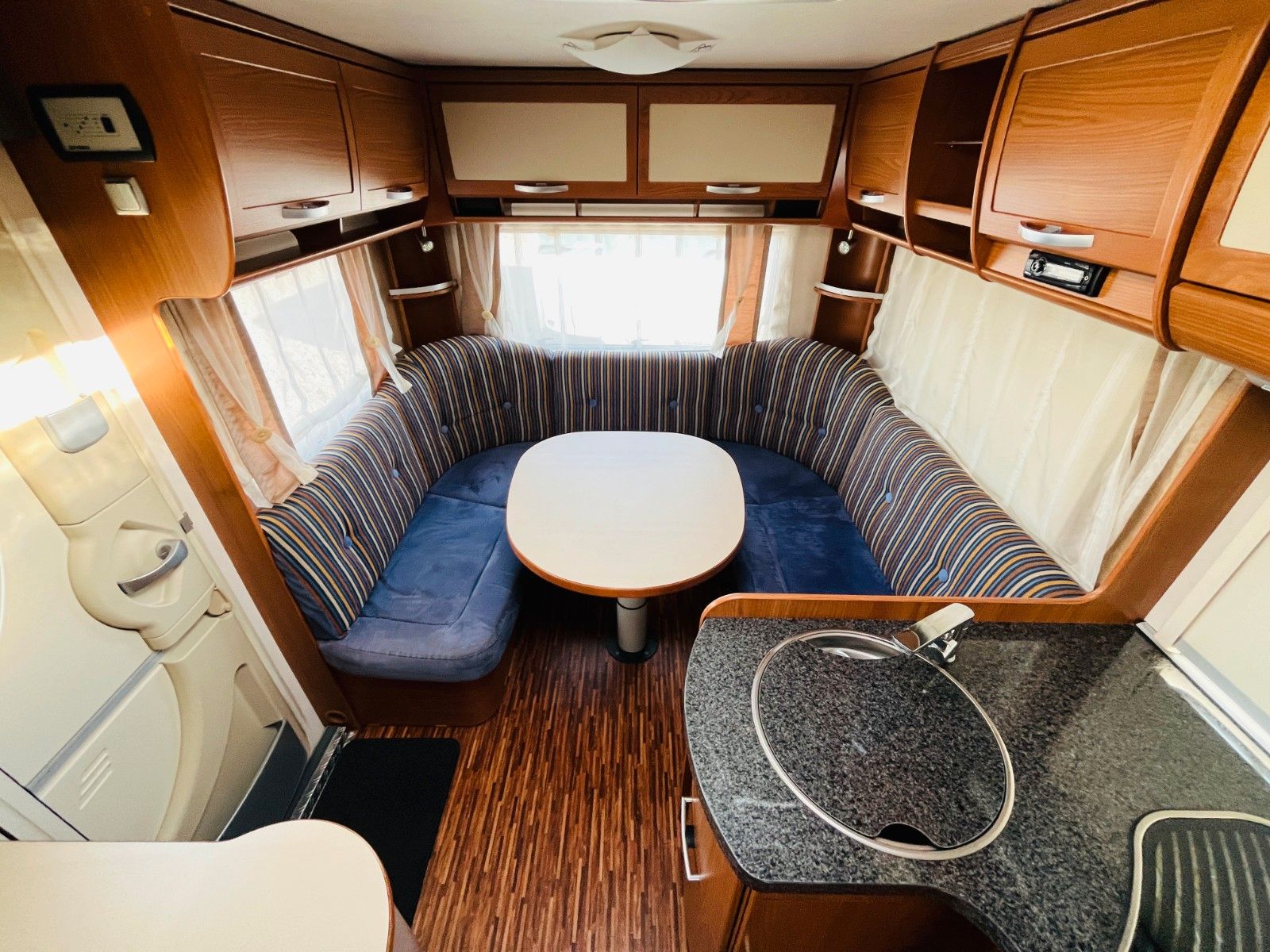 Fahrzeugabbildung HYMER / ERIBA / HYMERCAR NOVA 545 SL FRANZ.BETT MOVER MARKISE