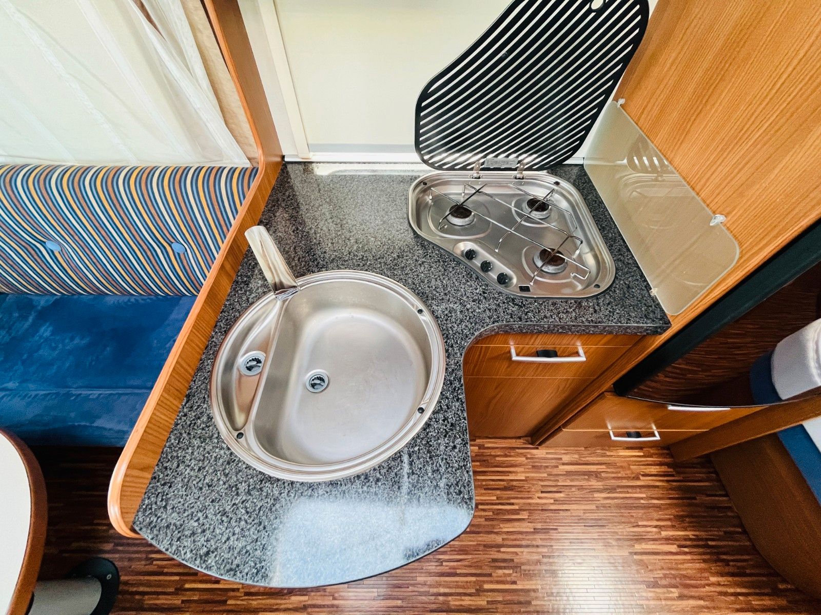 Fahrzeugabbildung HYMER / ERIBA / HYMERCAR NOVA 545 SL FRANZ.BETT MOVER MARKISE