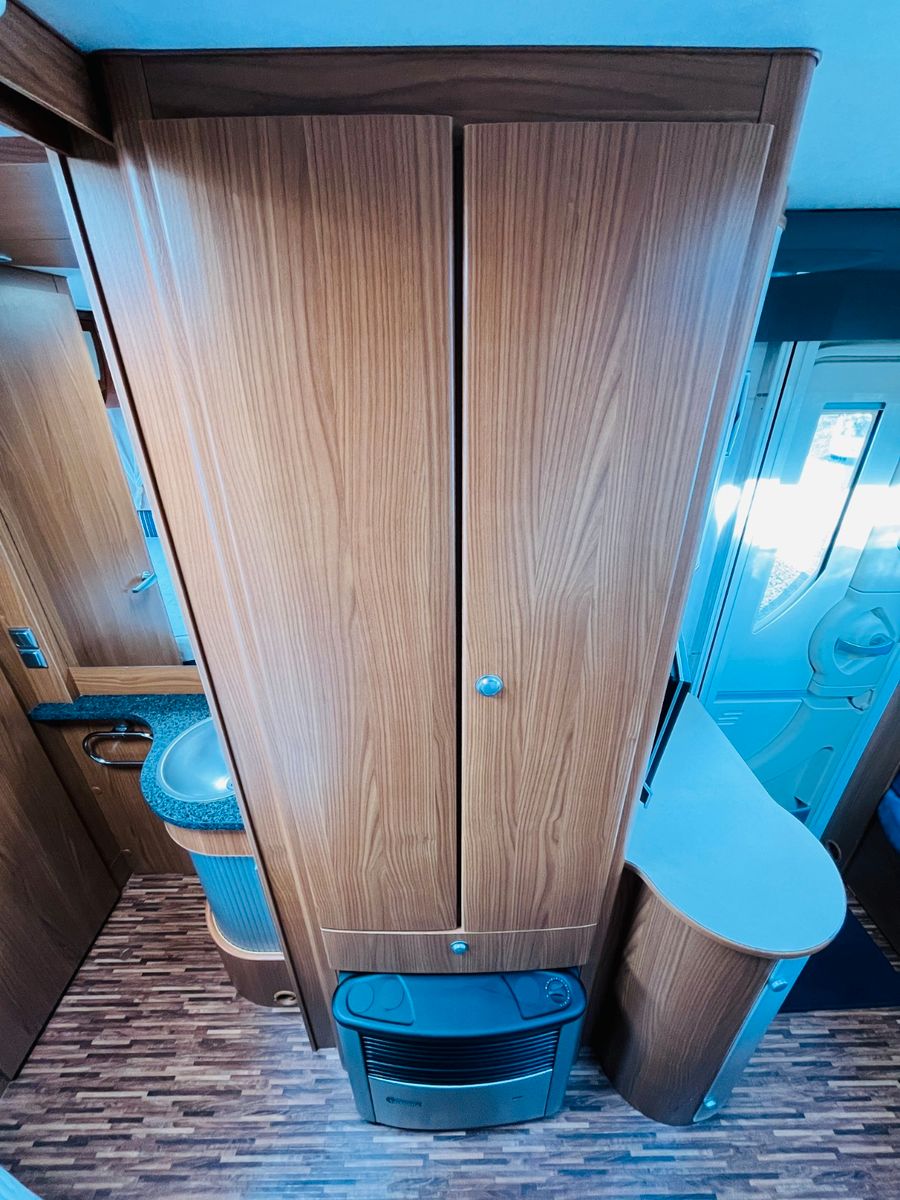 Fahrzeugabbildung HYMER / ERIBA / HYMERCAR NOVA 545 SL FRANZ.BETT MOVER MARKISE