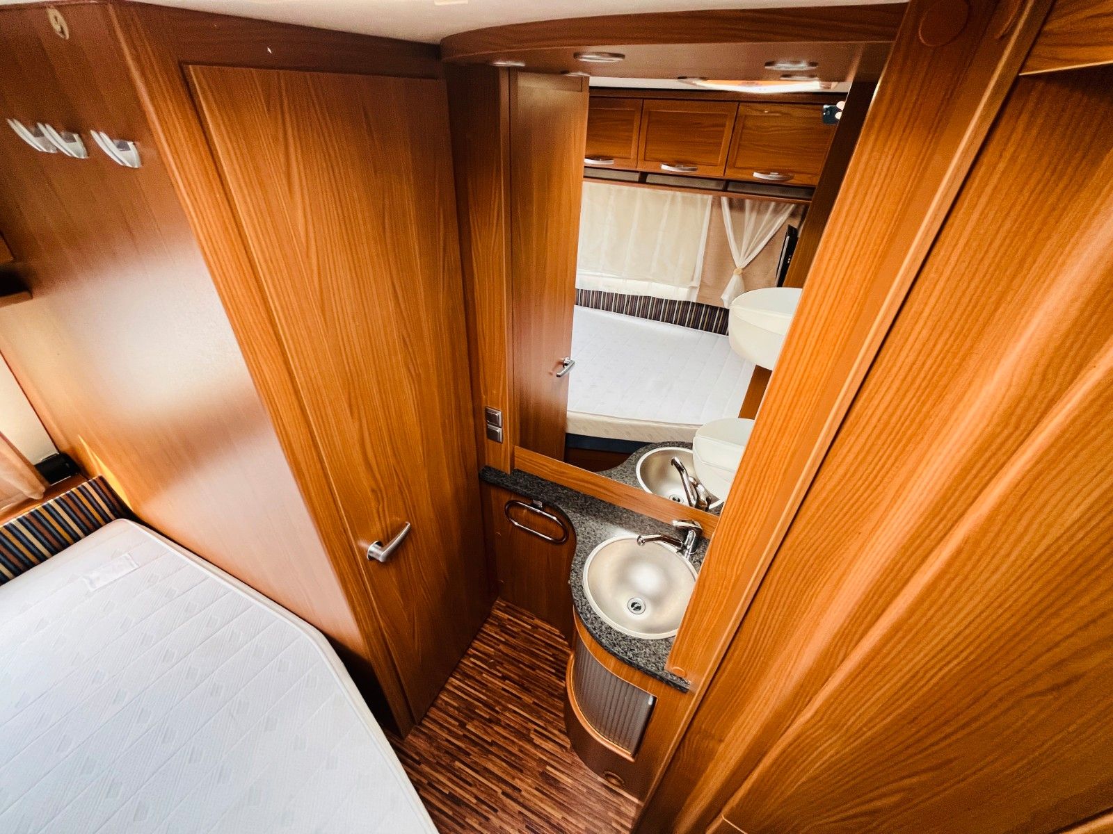 Fahrzeugabbildung HYMER / ERIBA / HYMERCAR NOVA 545 SL FRANZ.BETT MOVER MARKISE