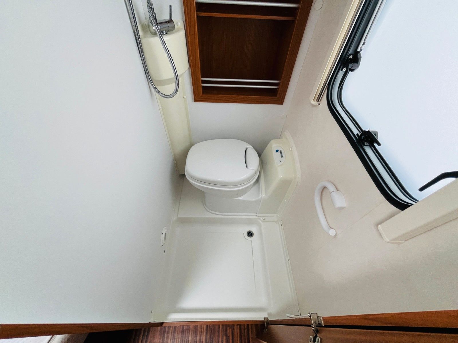 Fahrzeugabbildung HYMER / ERIBA / HYMERCAR NOVA 545 SL FRANZ.BETT MOVER MARKISE