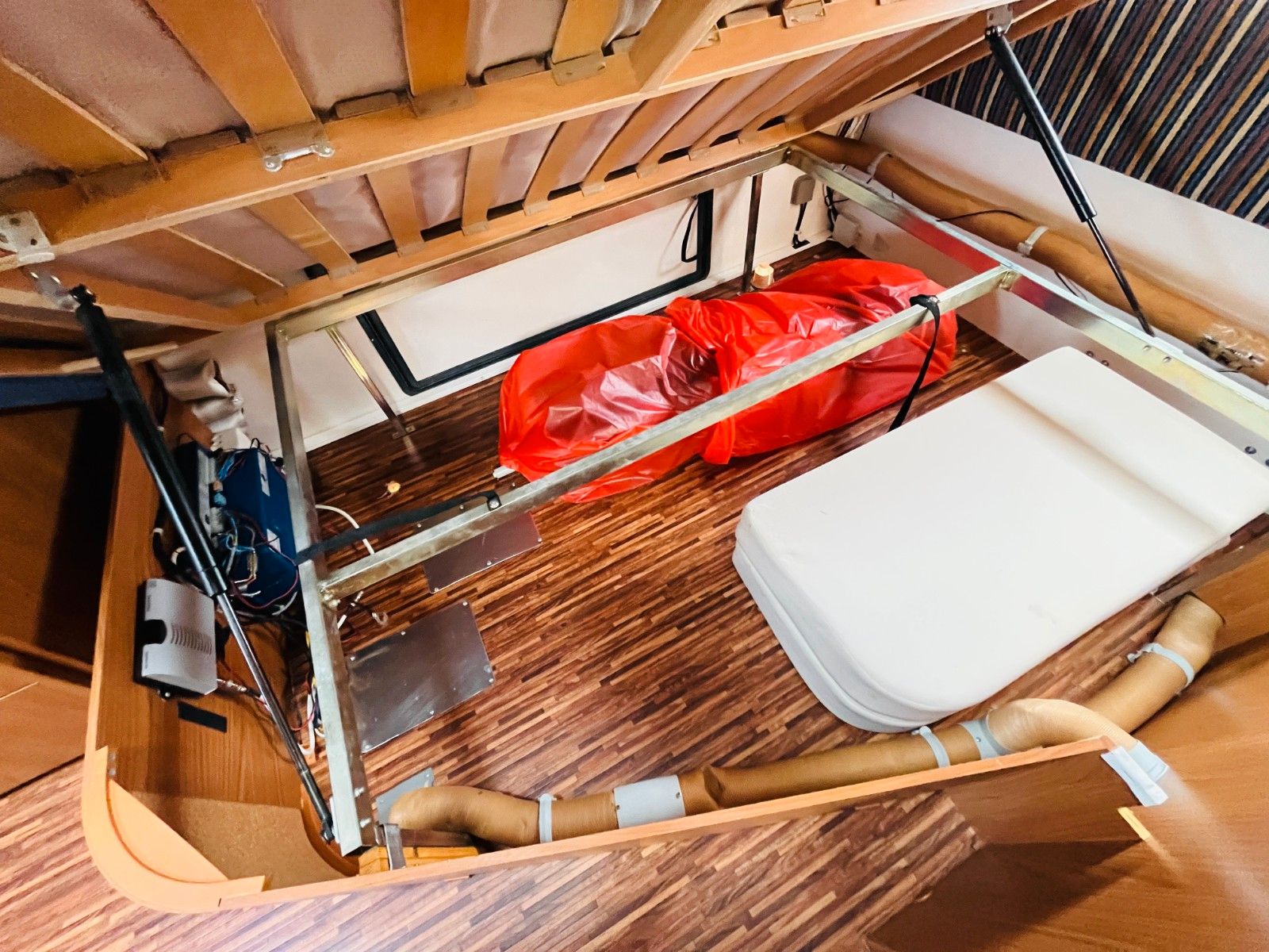 Fahrzeugabbildung HYMER / ERIBA / HYMERCAR NOVA 545 SL FRANZ.BETT MOVER MARKISE