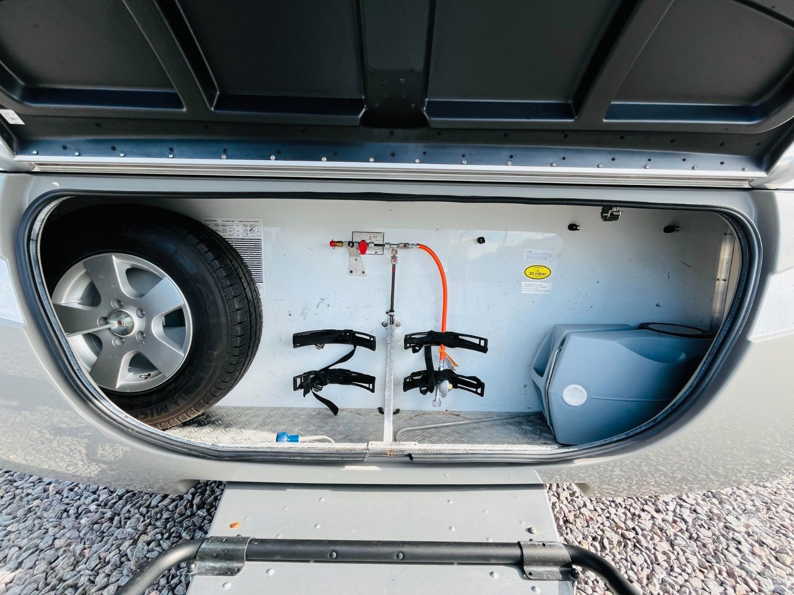 Fahrzeugabbildung HYMER / ERIBA / HYMERCAR NOVA 545 SL FRANZ.BETT MOVER MARKISE