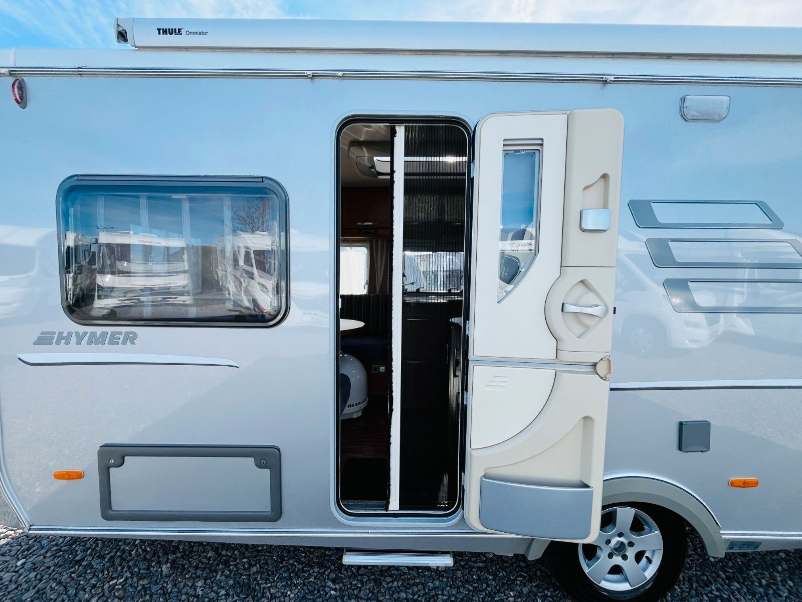 Fahrzeugabbildung HYMER / ERIBA / HYMERCAR NOVA 545 SL FRANZ.BETT MOVER MARKISE