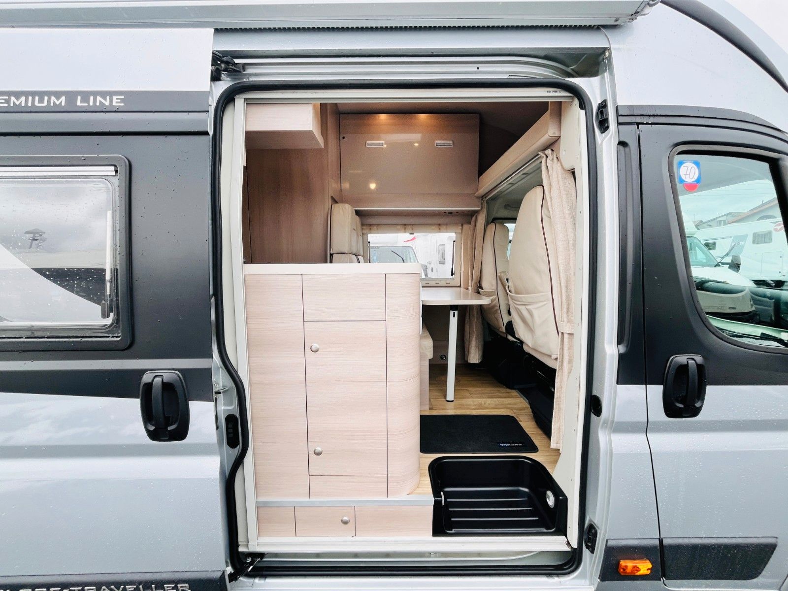Fahrzeugabbildung Globe-Traveller VOYAGER Z  EINZELBETTEN+KLAPPBETT SAT TV SOLAR