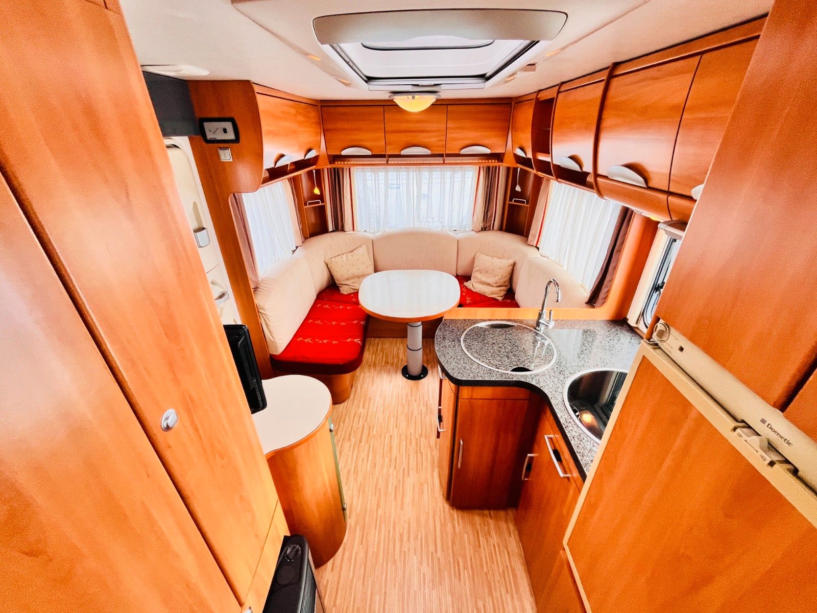 Fahrzeugabbildung HYMER / ERIBA / HYMERCAR NOVA 545 FRANZ.BETT DUSCHE MARKISE