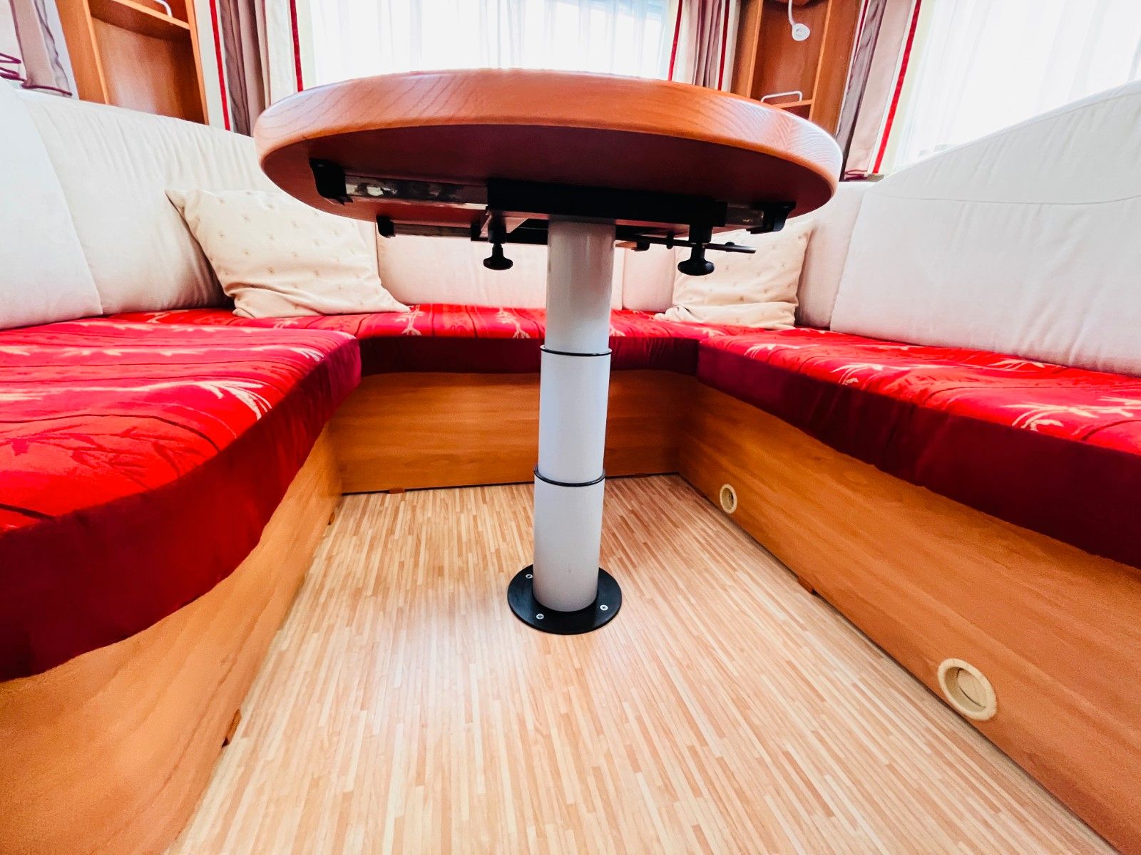 Fahrzeugabbildung HYMER / ERIBA / HYMERCAR NOVA 545 FRANZ.BETT DUSCHE MARKISE