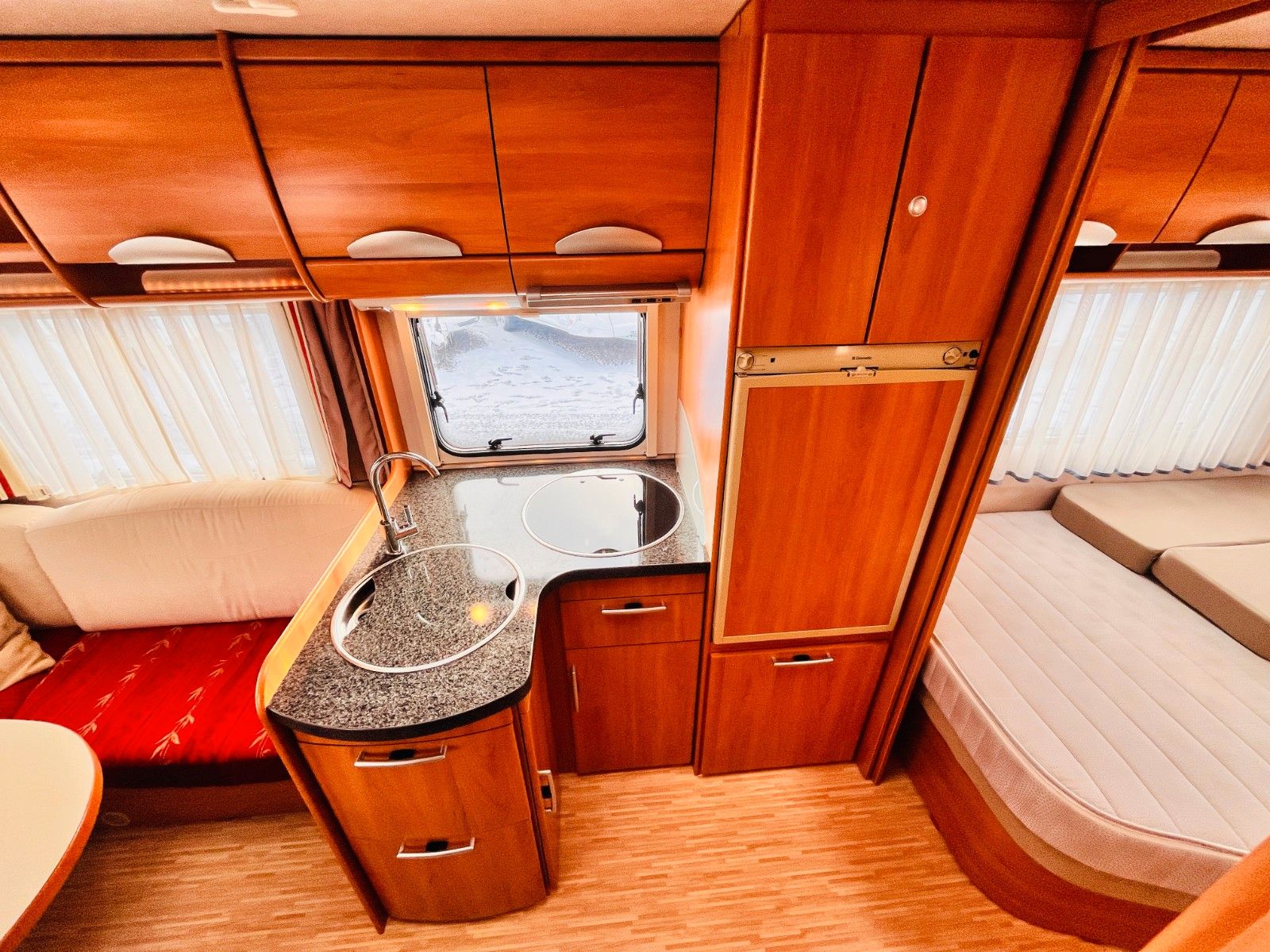 Fahrzeugabbildung HYMER / ERIBA / HYMERCAR NOVA 545 FRANZ.BETT DUSCHE MARKISE