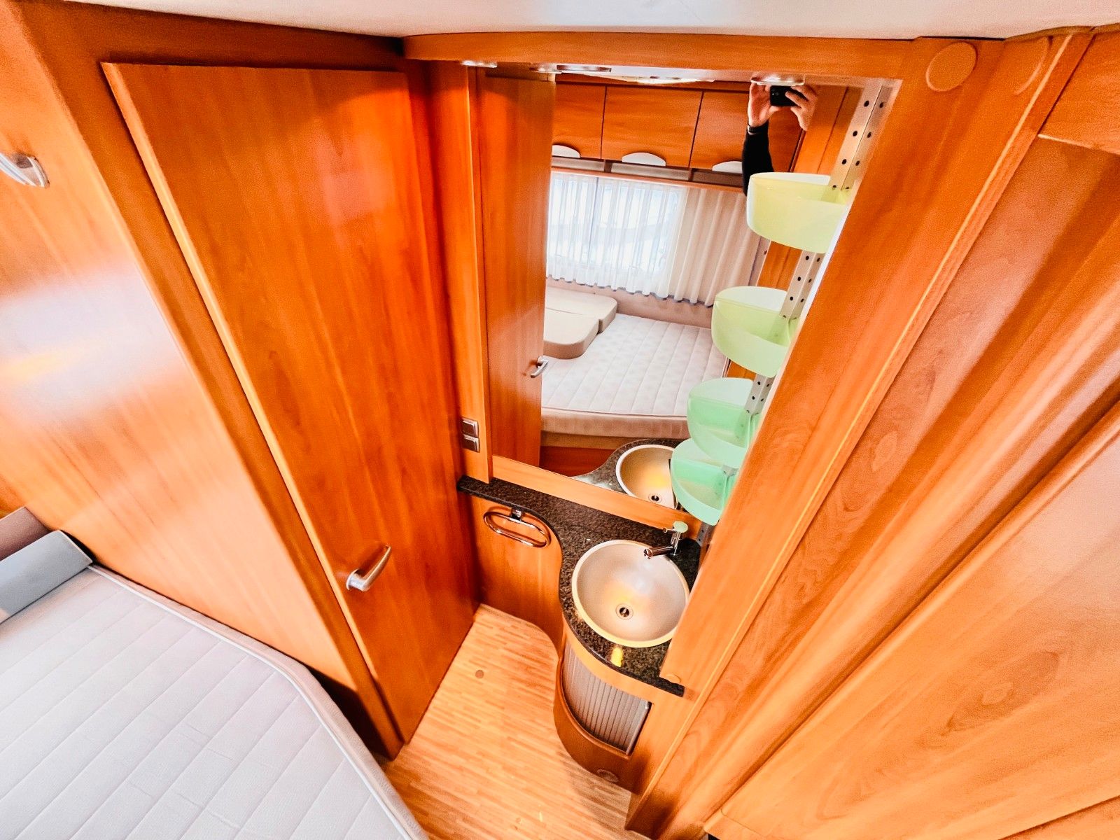 Fahrzeugabbildung HYMER / ERIBA / HYMERCAR NOVA 545 FRANZ.BETT DUSCHE MARKISE