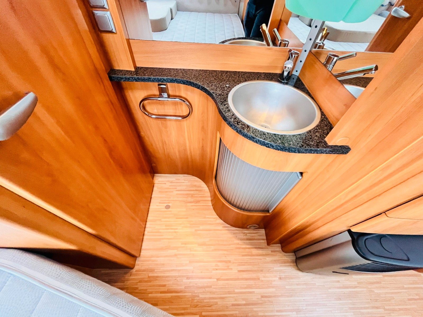Fahrzeugabbildung HYMER / ERIBA / HYMERCAR NOVA 545 FRANZ.BETT DUSCHE MARKISE