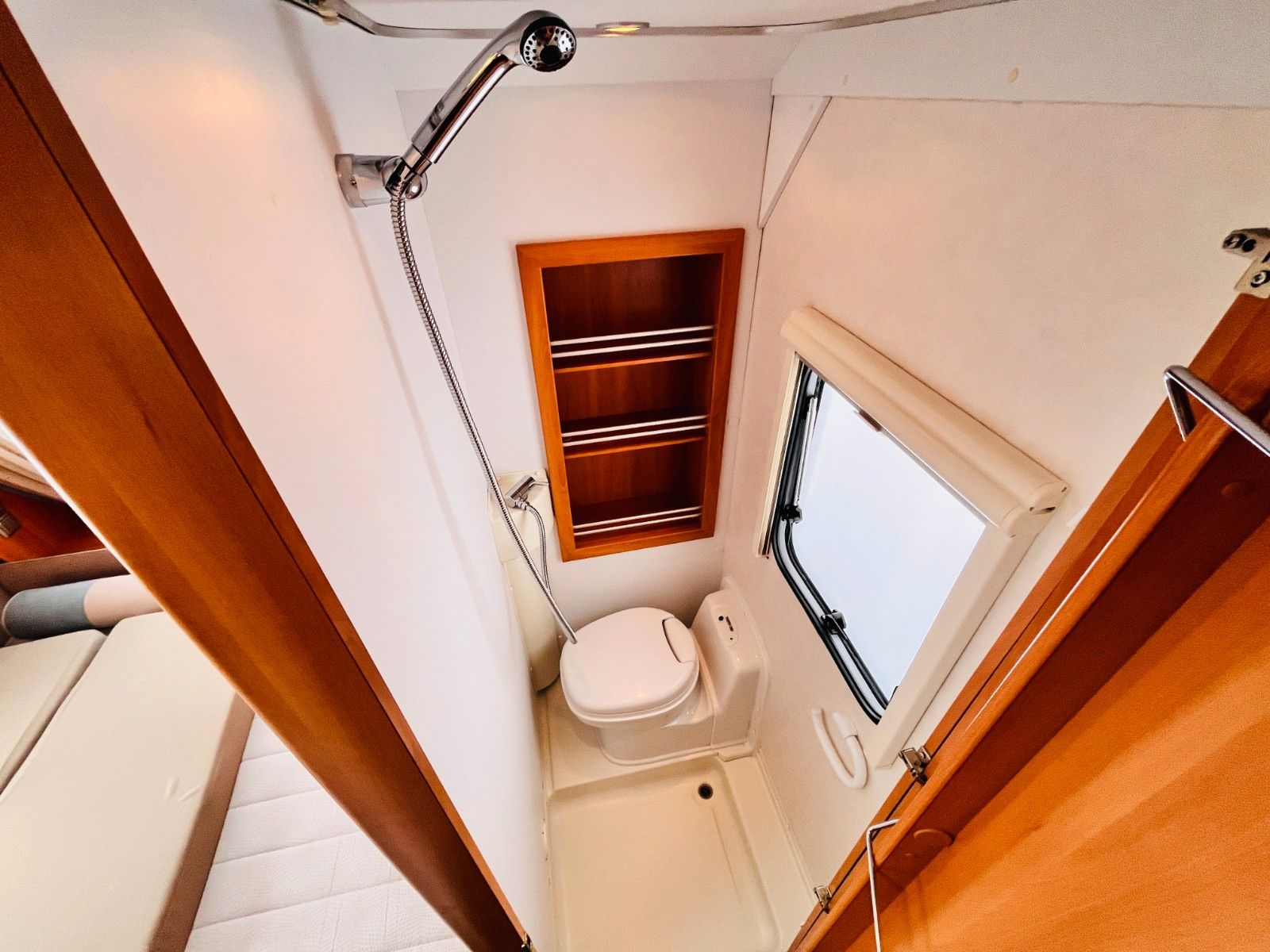 Fahrzeugabbildung HYMER / ERIBA / HYMERCAR NOVA 545 FRANZ.BETT DUSCHE MARKISE