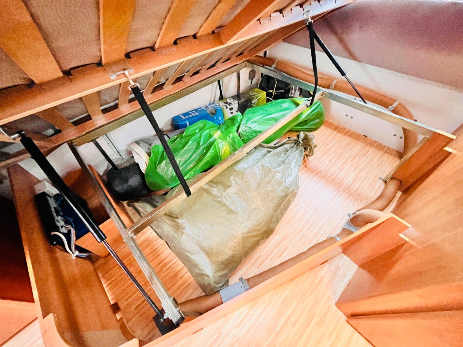 Fahrzeugabbildung HYMER / ERIBA / HYMERCAR NOVA 545 FRANZ.BETT DUSCHE MARKISE