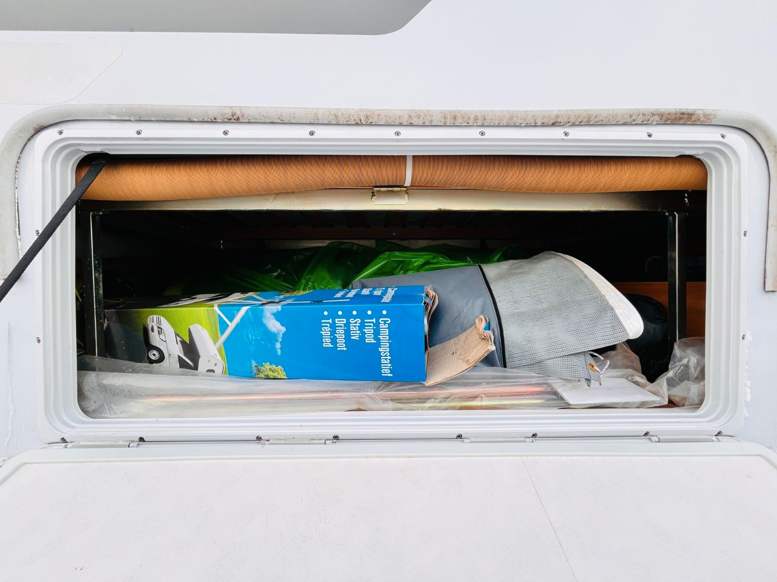 Fahrzeugabbildung HYMER / ERIBA / HYMERCAR NOVA 545 FRANZ.BETT DUSCHE MARKISE