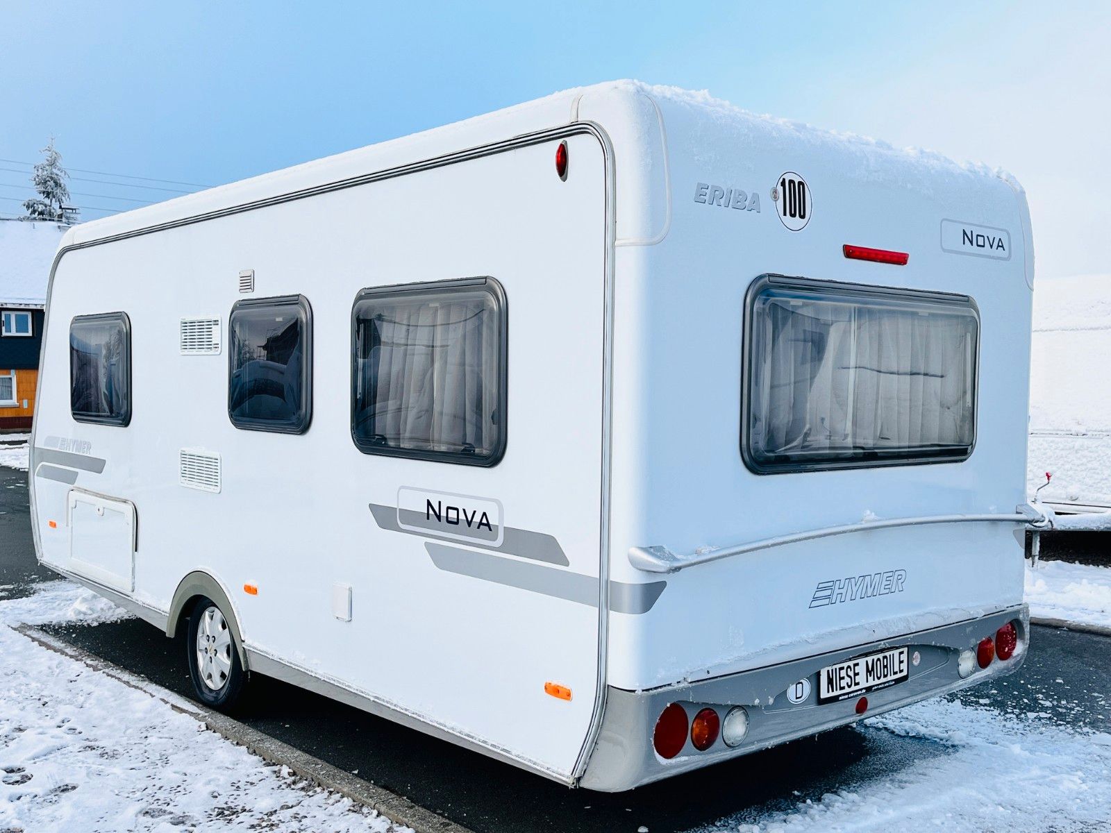 Fahrzeugabbildung HYMER / ERIBA / HYMERCAR NOVA 545 FRANZ.BETT DUSCHE MARKISE