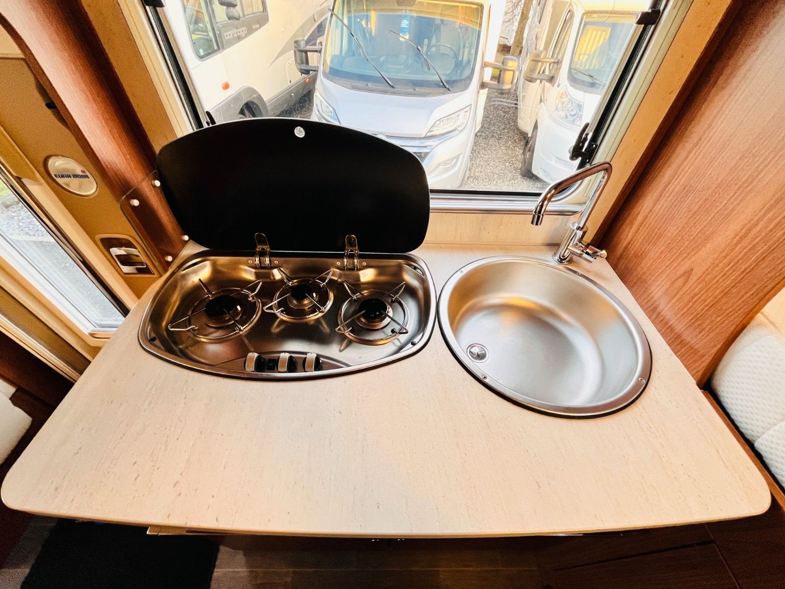 Fahrzeugabbildung Eura Mobil PROFILA RS 660 HB QUERBETT HUBBETT SOLAR
