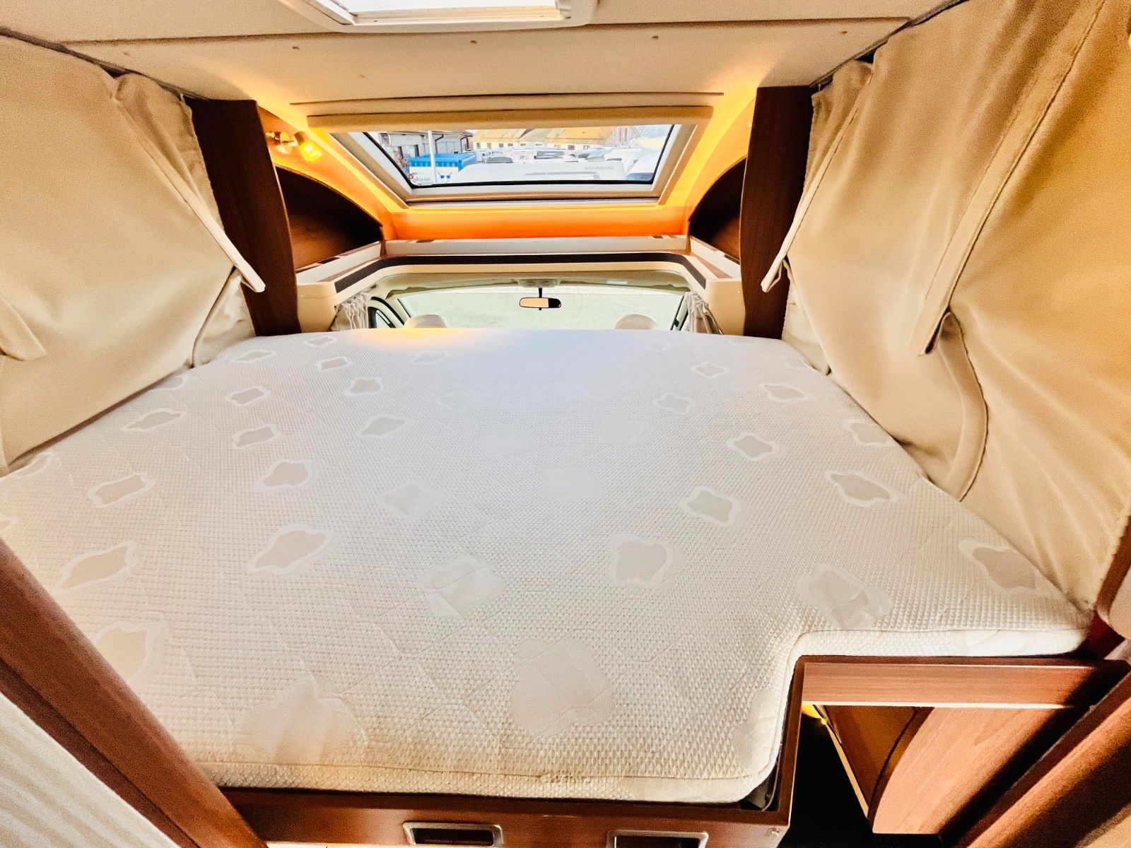 Fahrzeugabbildung Eura Mobil PROFILA RS 660 HB QUERBETT HUBBETT SOLAR