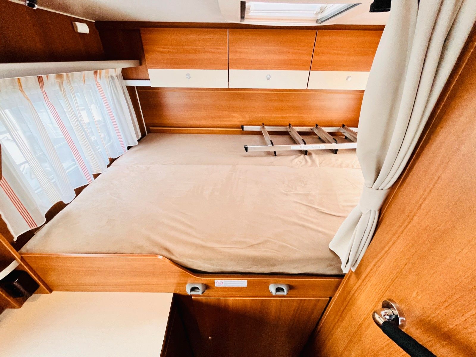 Fahrzeugabbildung Carado T 134 QUERBETT GARAGE