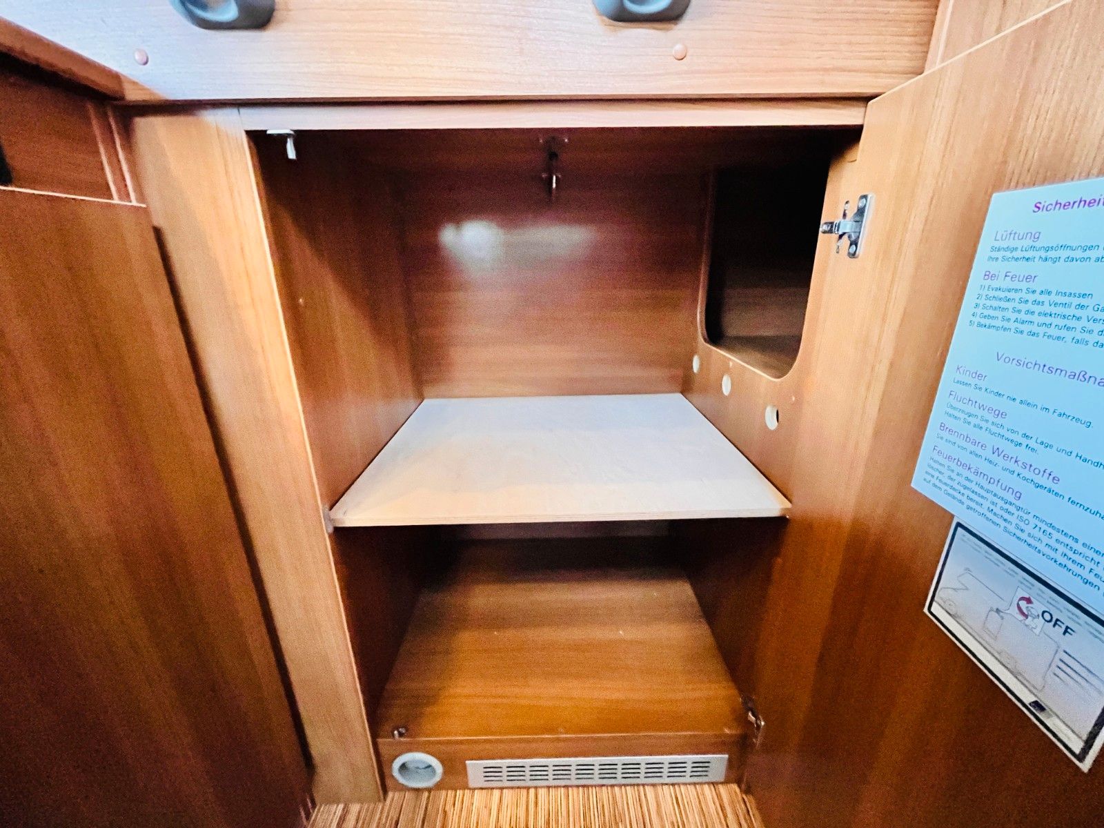 Fahrzeugabbildung Carado T 134 QUERBETT GARAGE