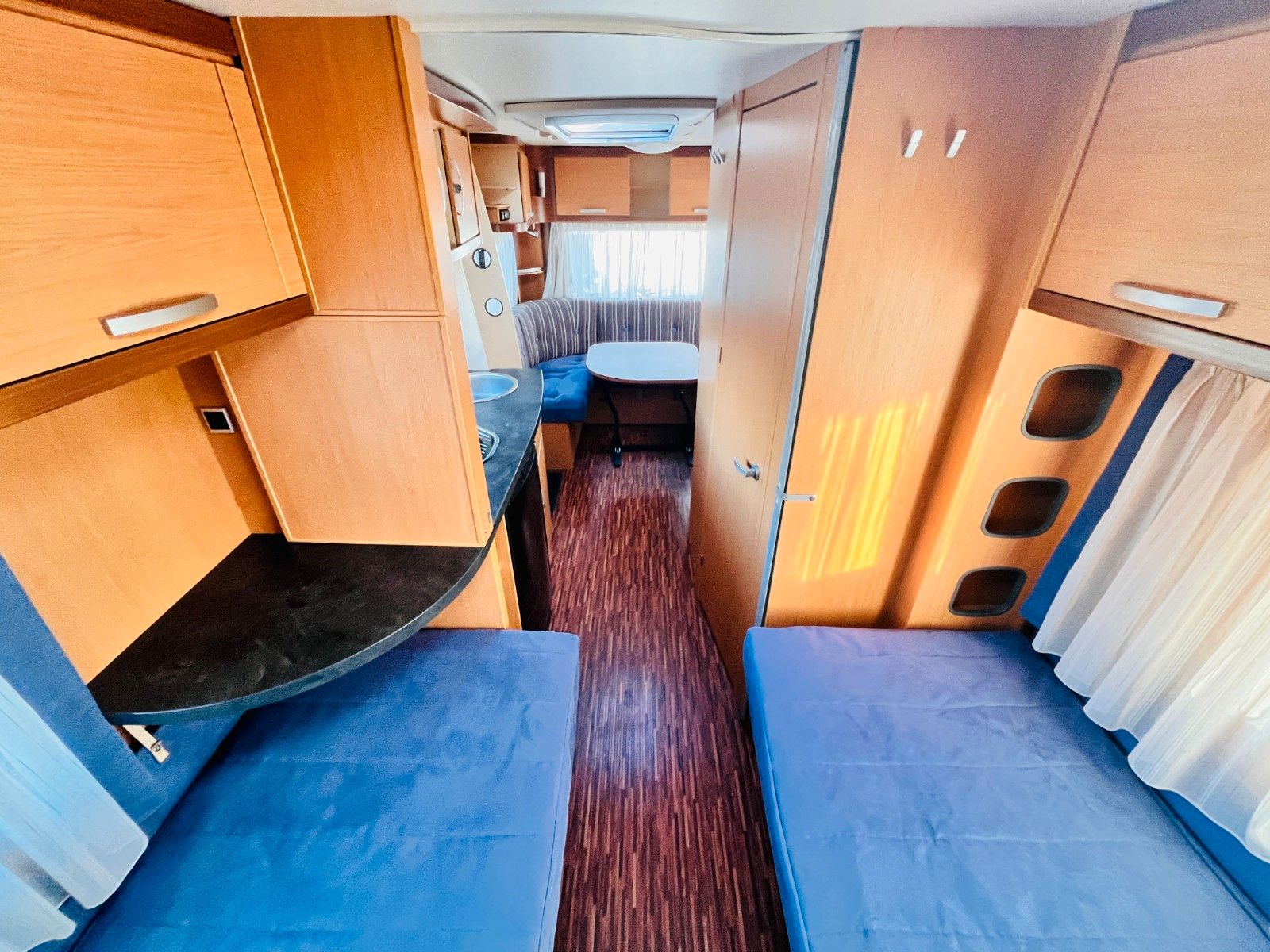 Fahrzeugabbildung HYMER / ERIBA / HYMERCAR SPORTING 530 EINZELBETTEN MARKISE ALUFELGEN