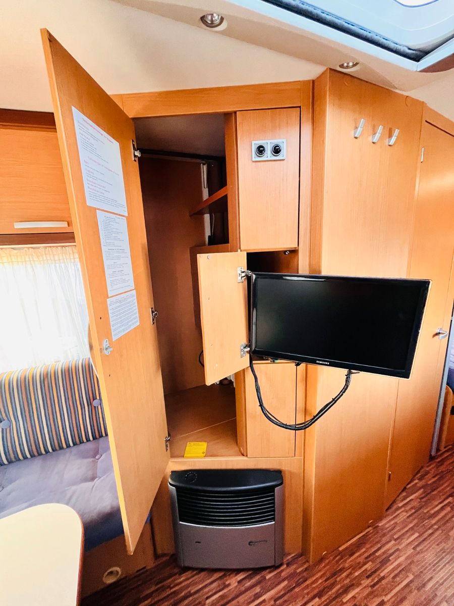 Fahrzeugabbildung HYMER / ERIBA / HYMERCAR SPORTING 530 EINZELBETTEN MARKISE ALUFELGEN