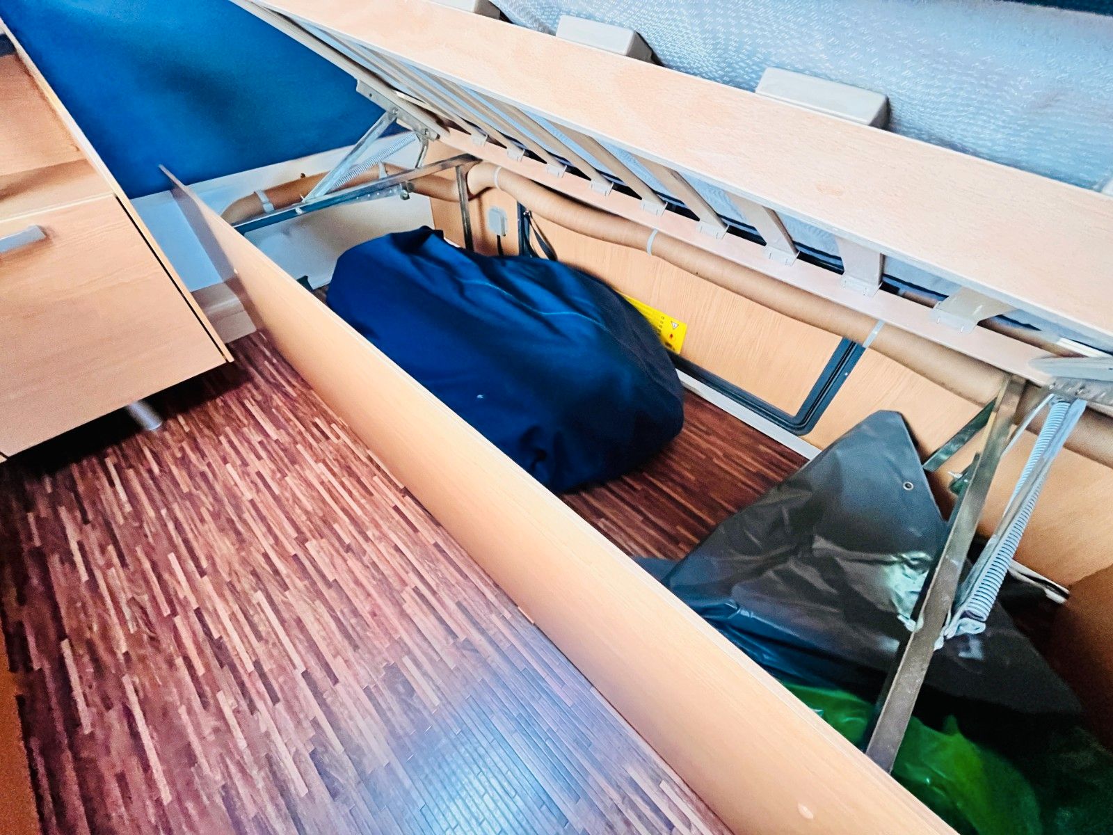 Fahrzeugabbildung HYMER / ERIBA / HYMERCAR SPORTING 530 EINZELBETTEN MARKISE ALUFELGEN