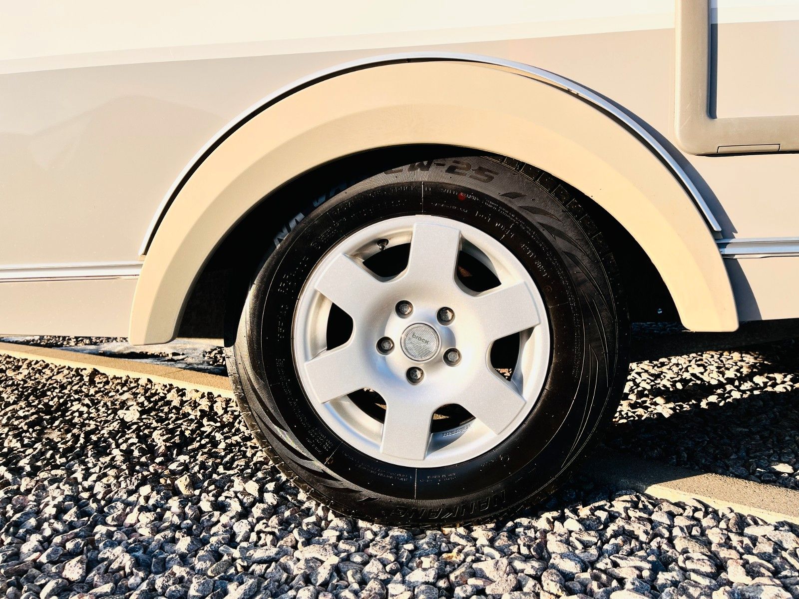 Fahrzeugabbildung HYMER / ERIBA / HYMERCAR SPORTING 530 EINZELBETTEN MARKISE ALUFELGEN