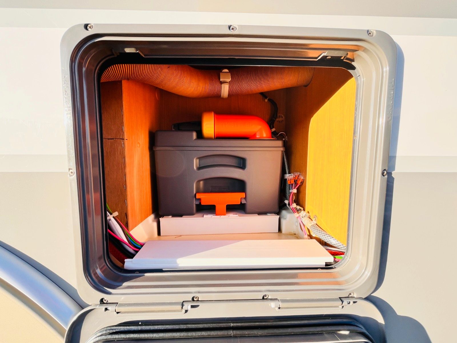 Fahrzeugabbildung HYMER / ERIBA / HYMERCAR SPORTING 530 EINZELBETTEN MARKISE ALUFELGEN