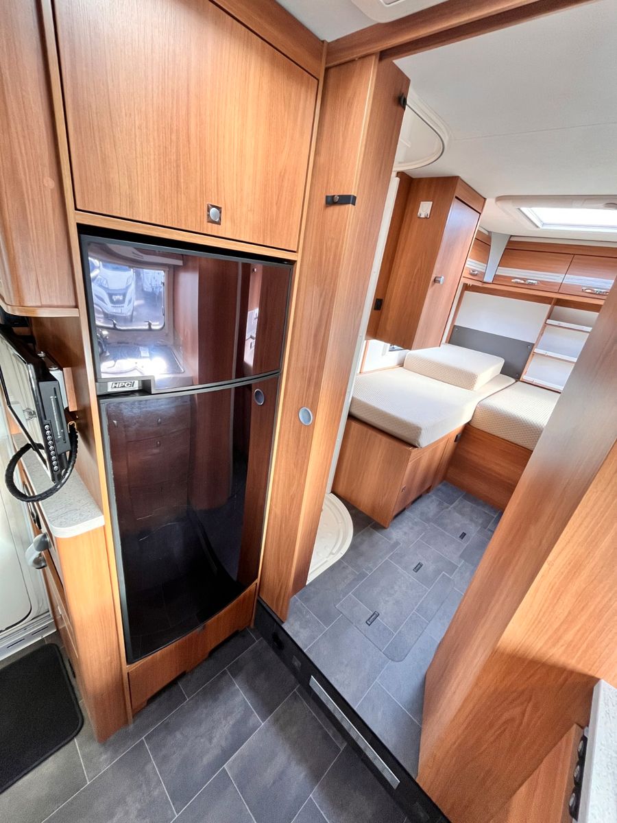 Fahrzeugabbildung Dethleffs MAGIC EDITION T 7151-4 EINZELBETTEN HUBBETT SAT