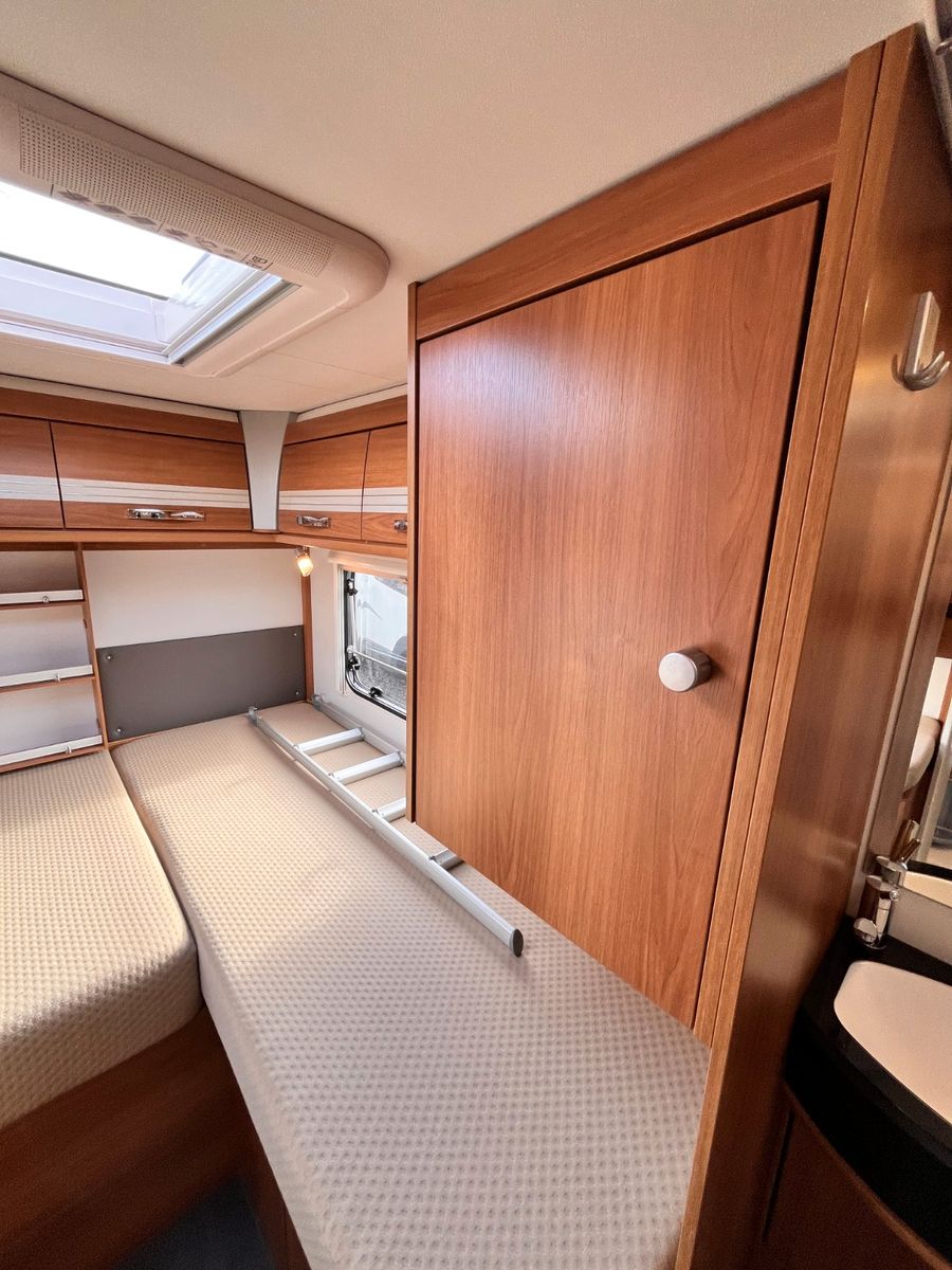 Fahrzeugabbildung Dethleffs MAGIC EDITION T 7151-4 EINZELBETTEN HUBBETT SAT