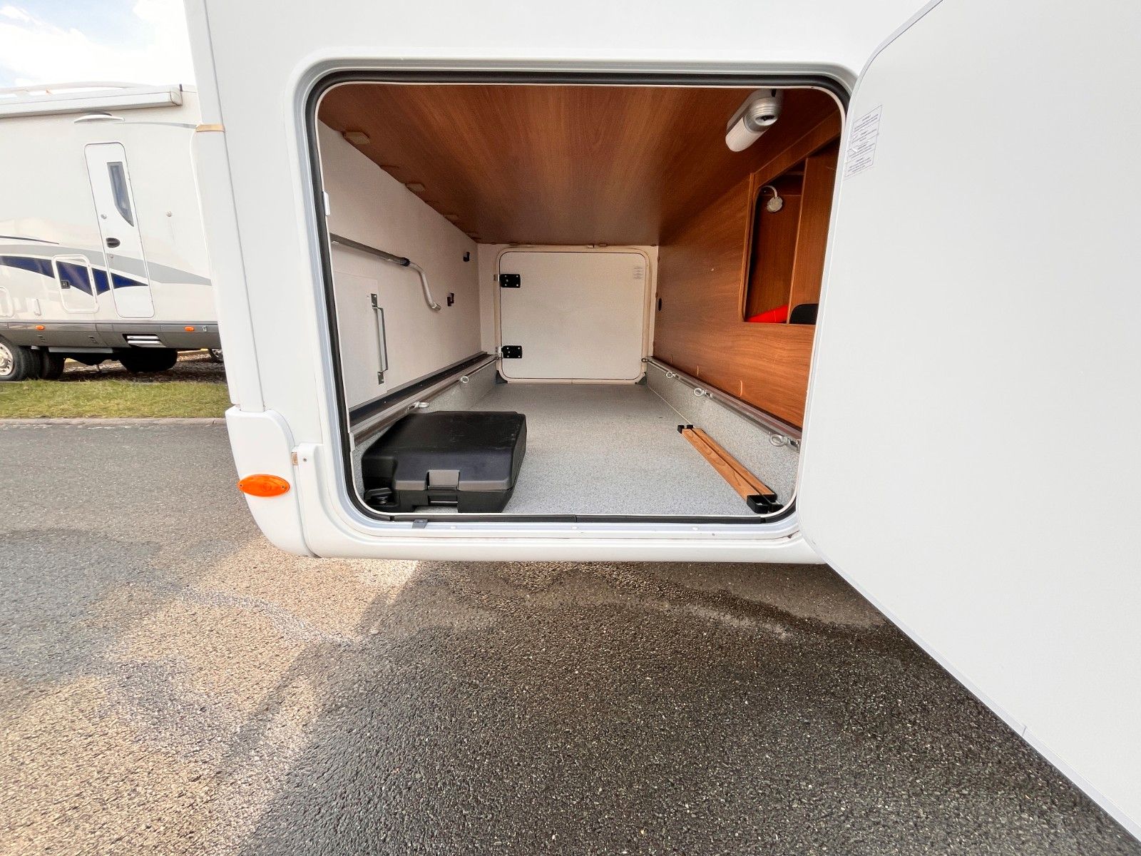 Fahrzeugabbildung Dethleffs MAGIC EDITION T 7151-4 EINZELBETTEN HUBBETT SAT