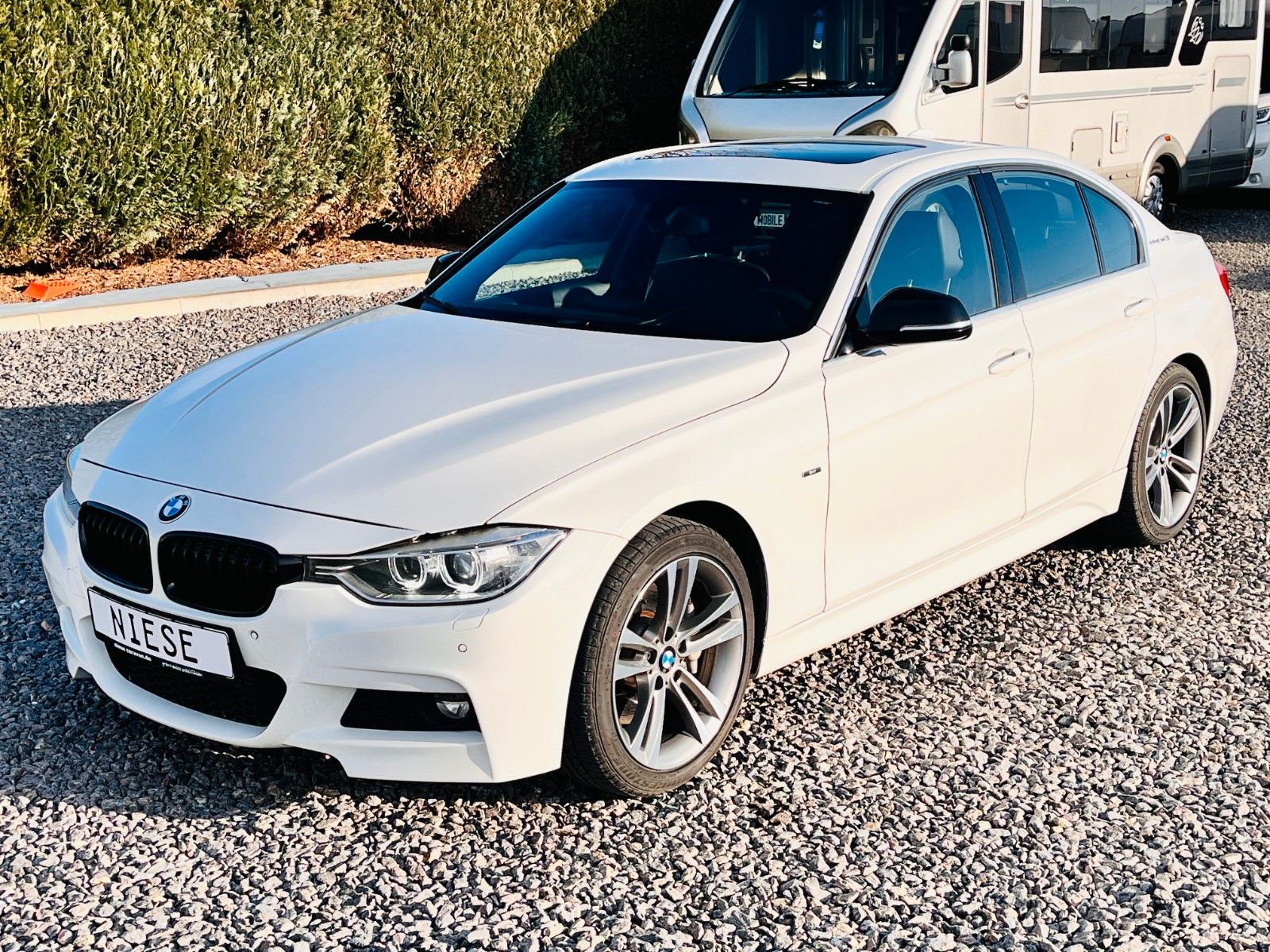 Fahrzeugabbildung BMW ActiveHybrid 3 *6ZYLINDER*3LITER*M-PAKET*