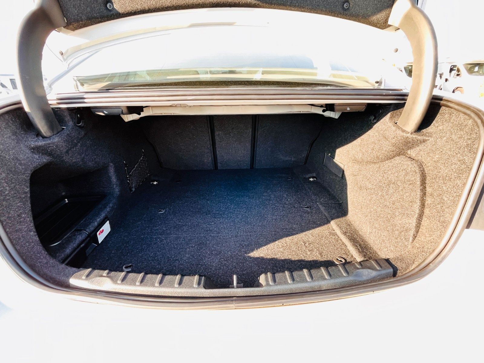 Fahrzeugabbildung BMW ActiveHybrid 3 *6ZYLINDER*3LITER*M-PAKET*